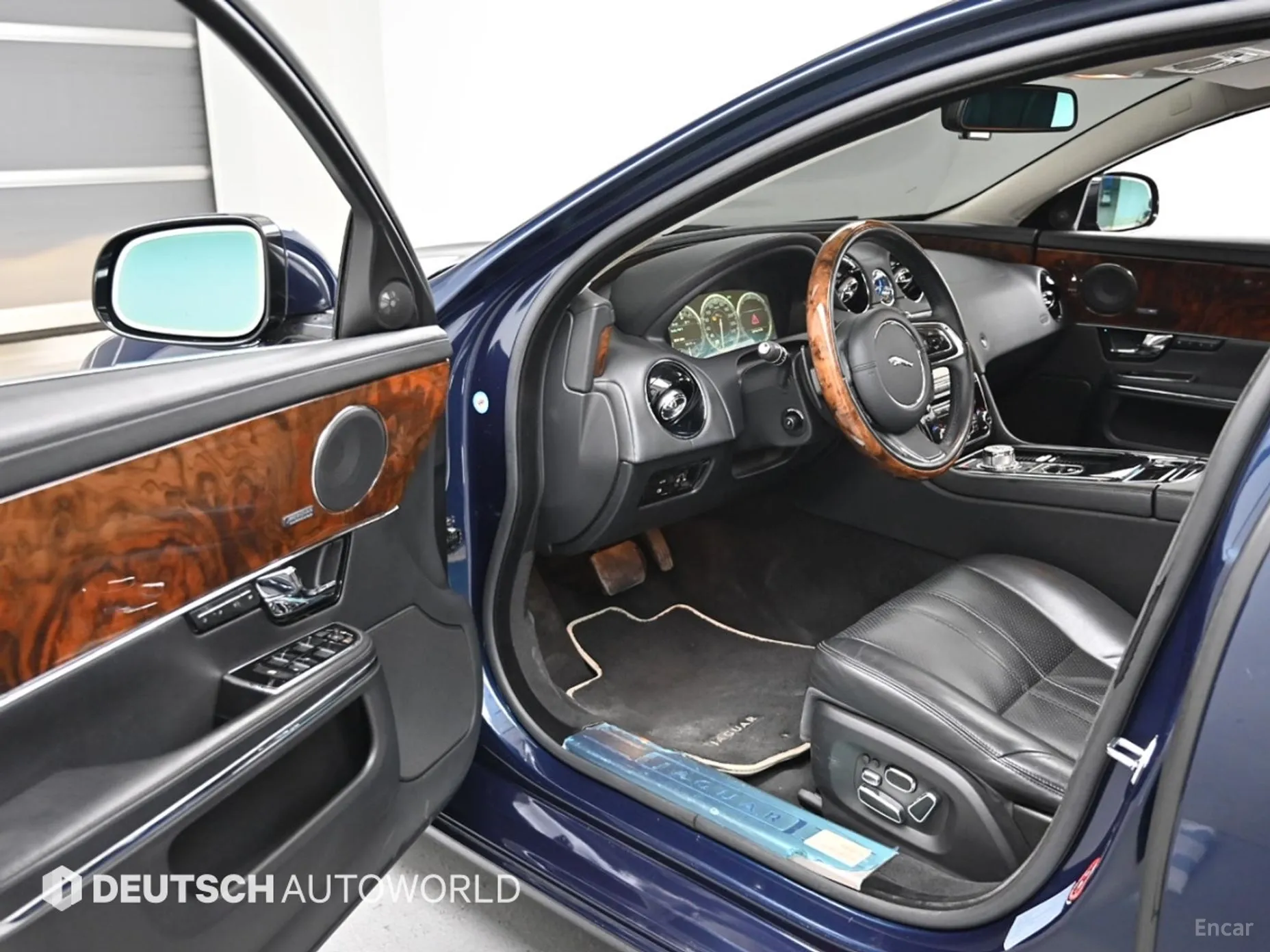 Jaguar All New XJ превью 11