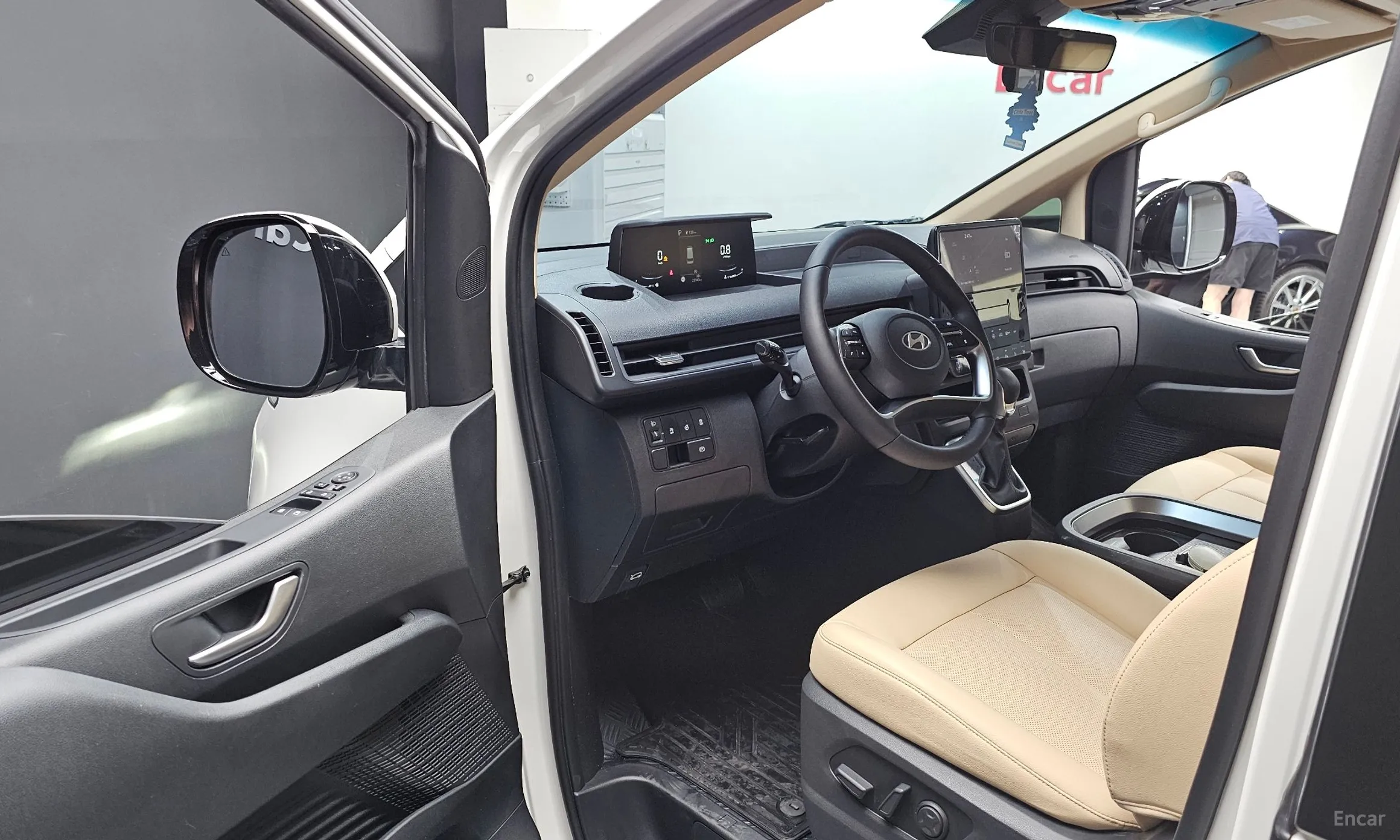 Hyundai Staria превью 10