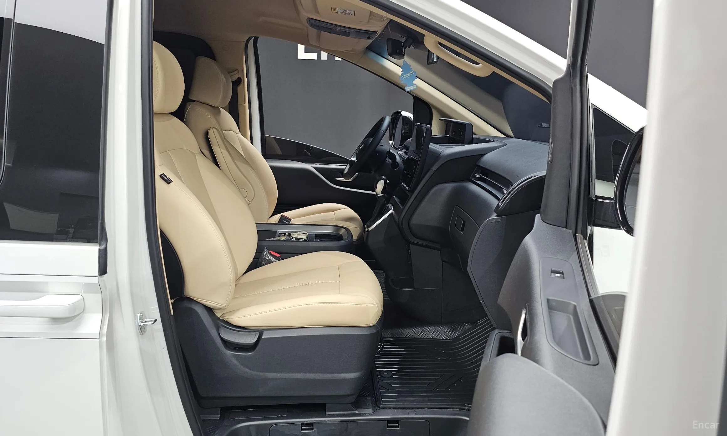 Hyundai Staria превью 11