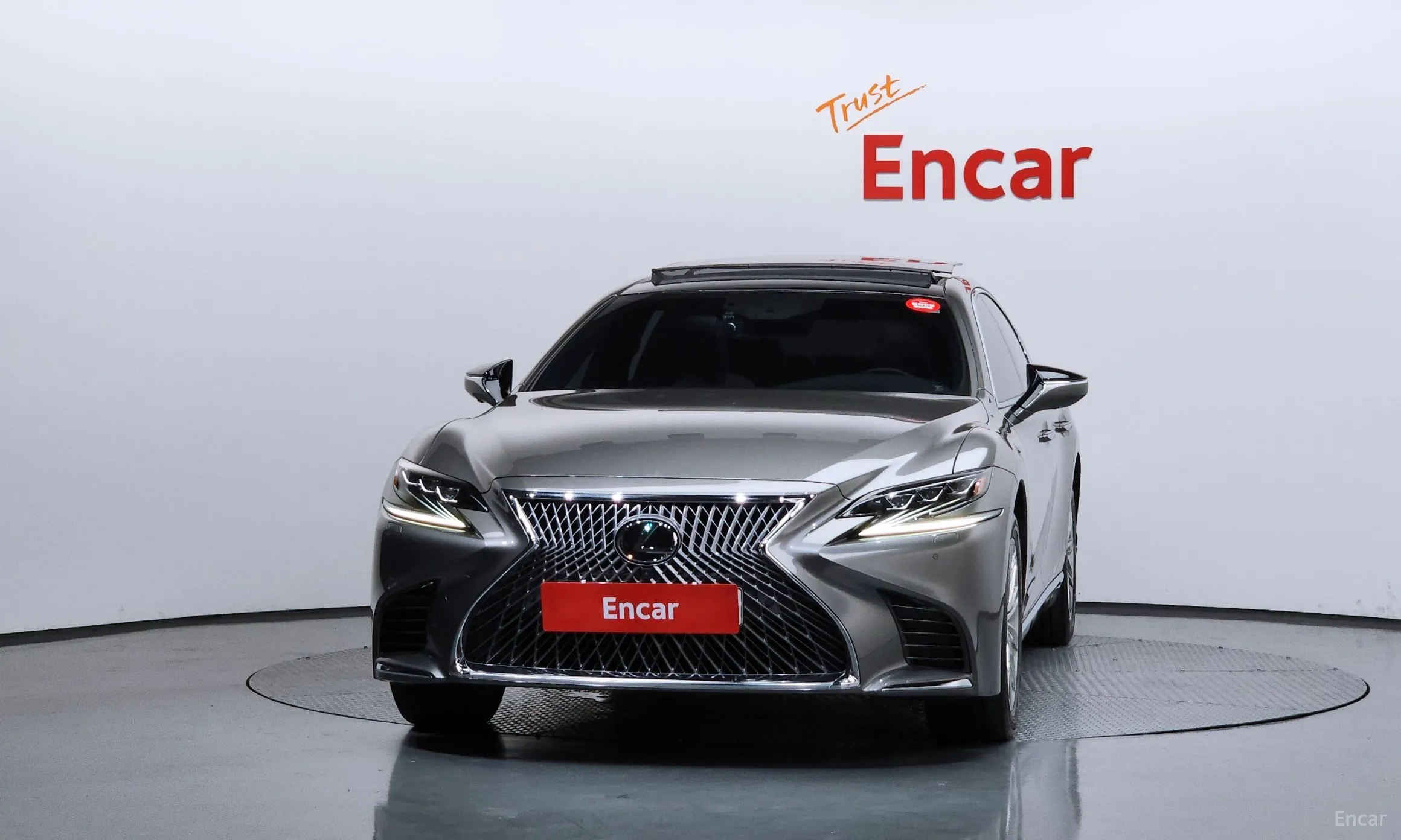 Lexus LS500 5th Generation превью 3
