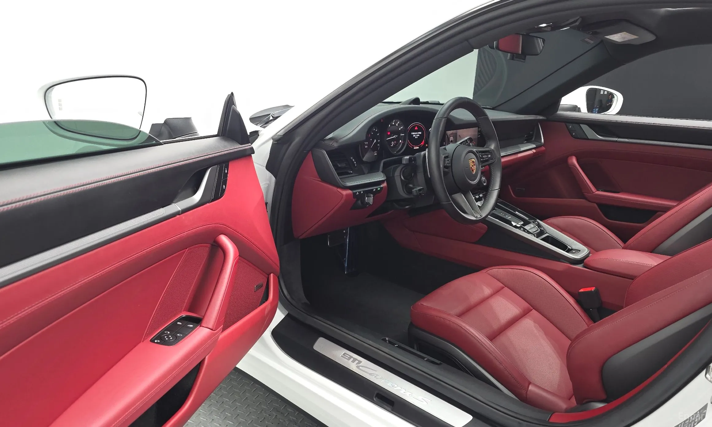 Porsche 911 (992) превью 10