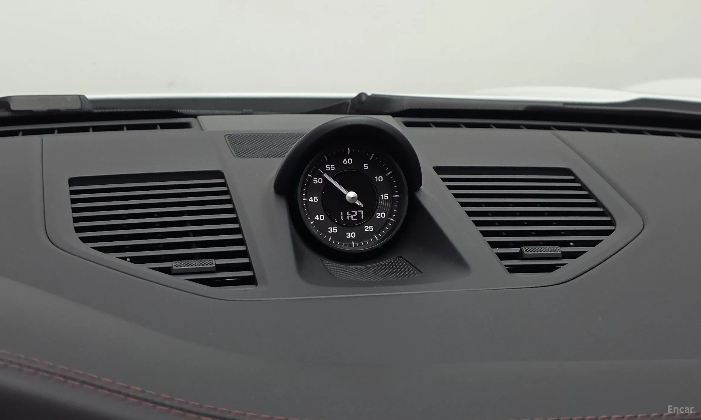 Porsche 911 (992) превью 20