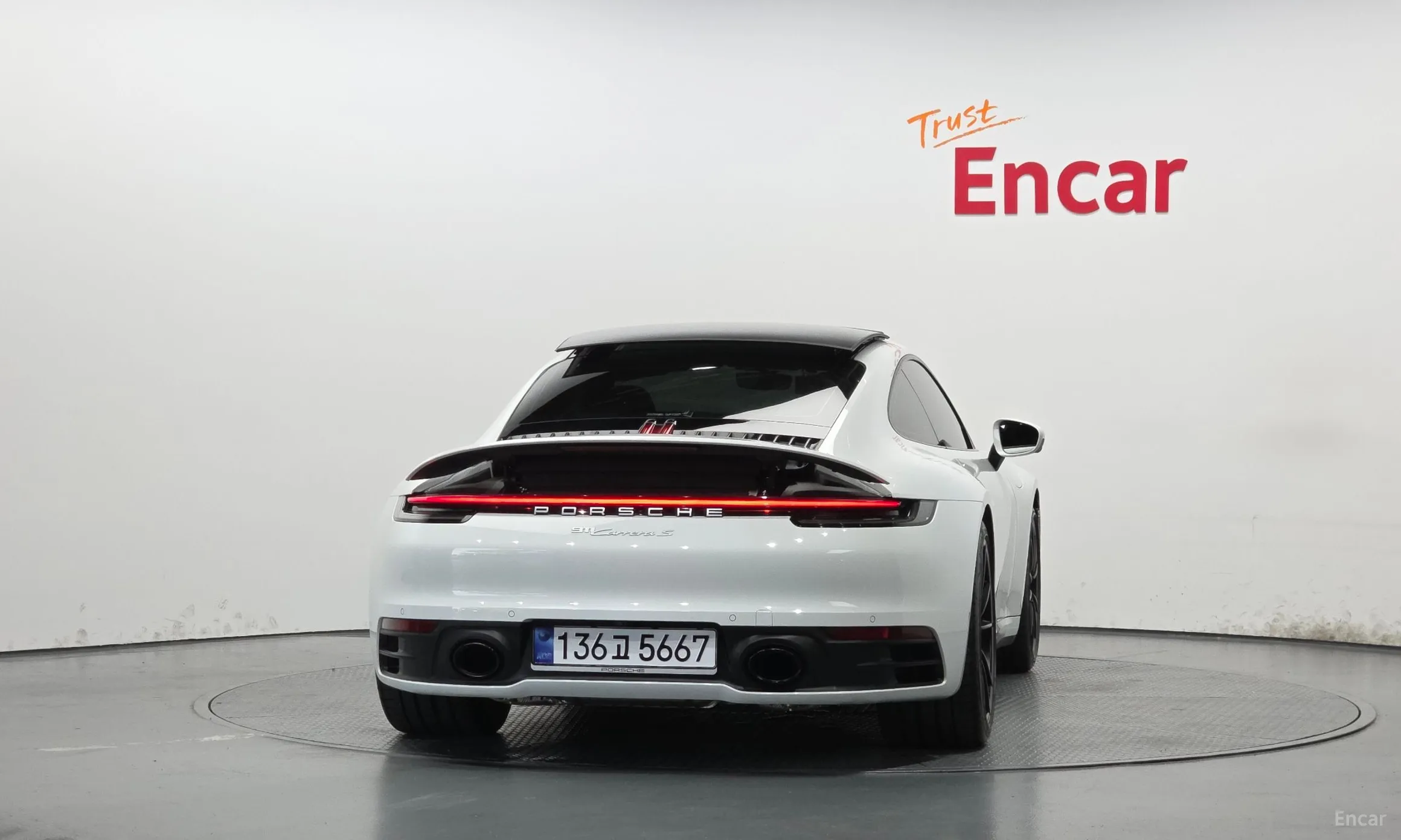 Porsche 911 (992) превью 4