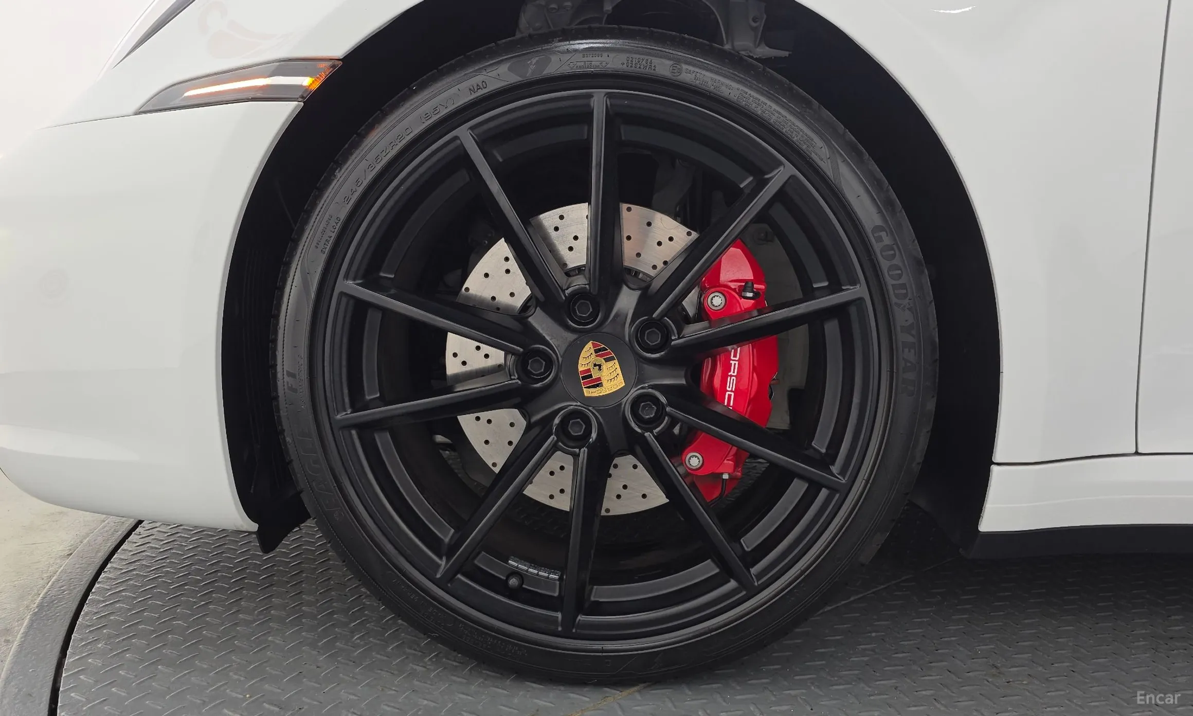 Porsche 911 (992) превью 5