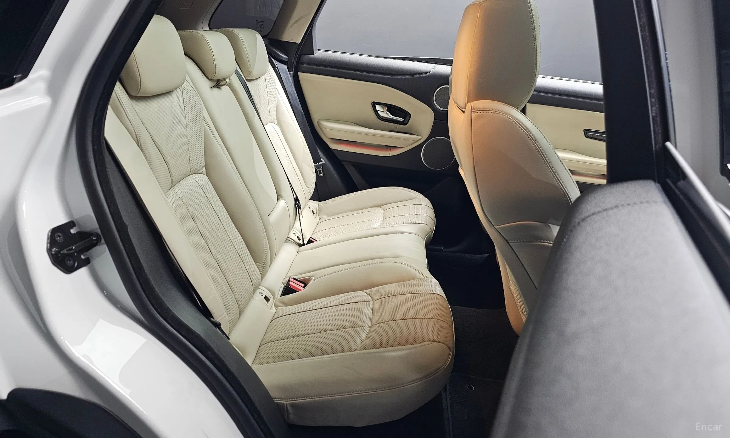 Land Rover Range Rover Evoque превью 11