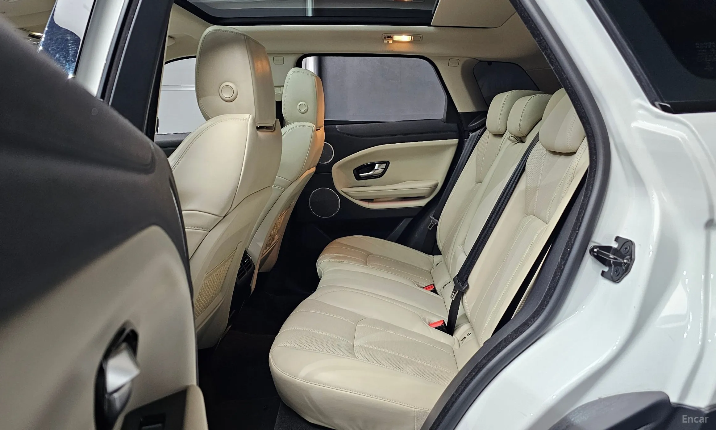 Land Rover Range Rover Evoque превью 12