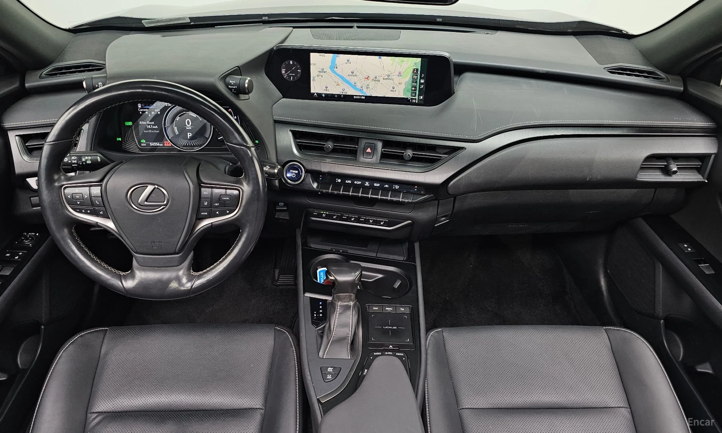 Lexus UX250h превью 7