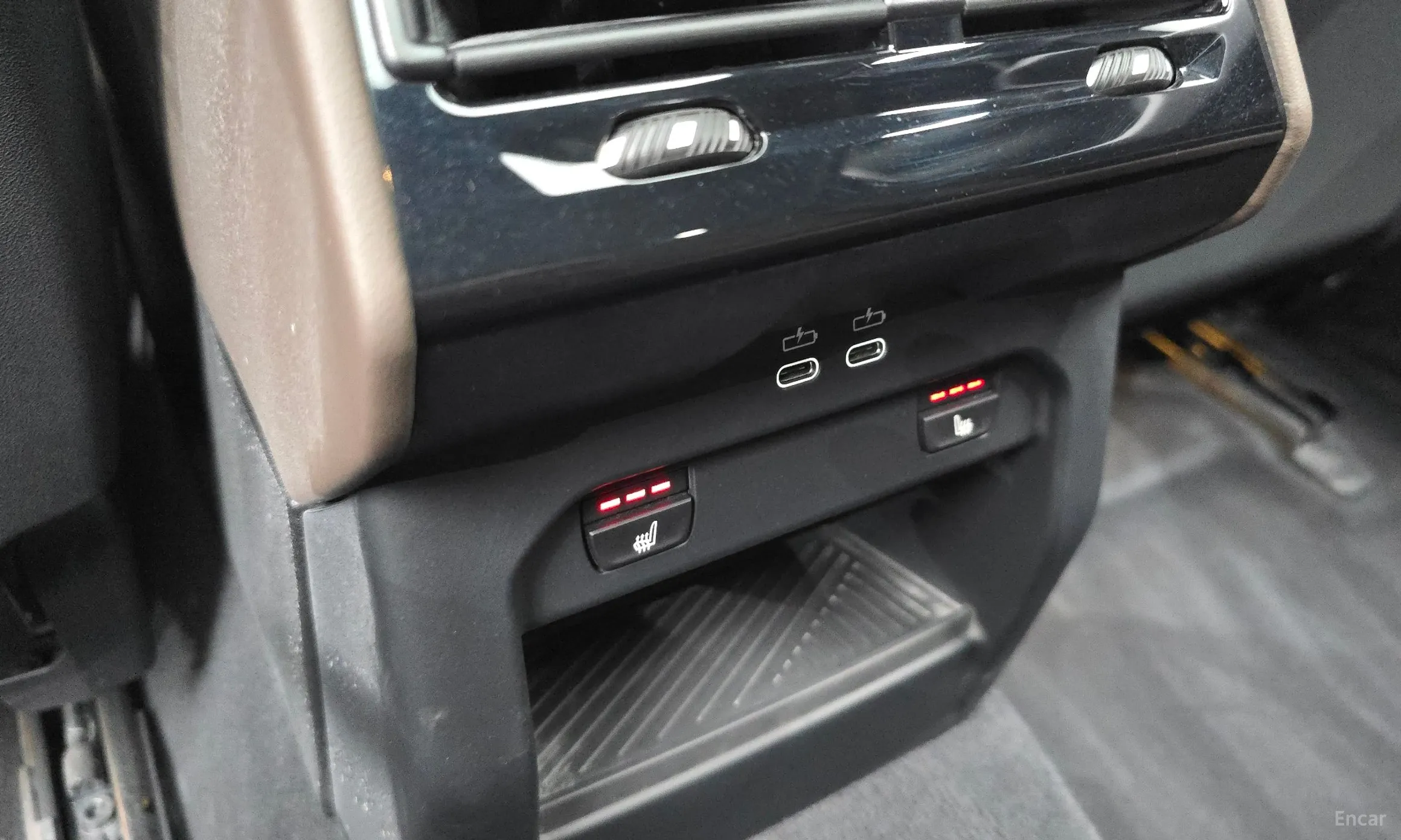 BMW 5 Series (G60) превью 18