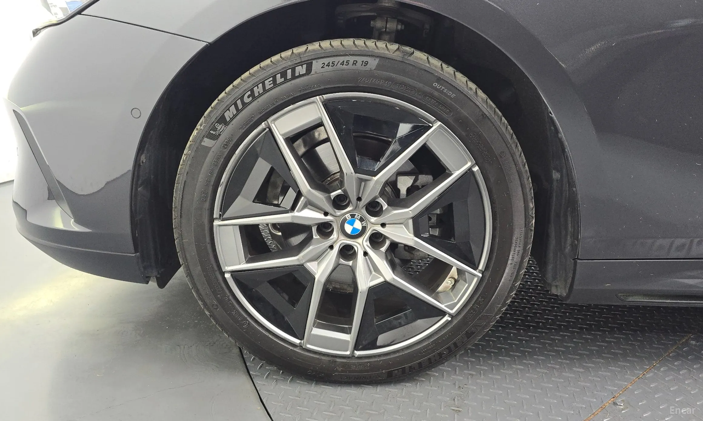 BMW 5 Series (G60) превью 5