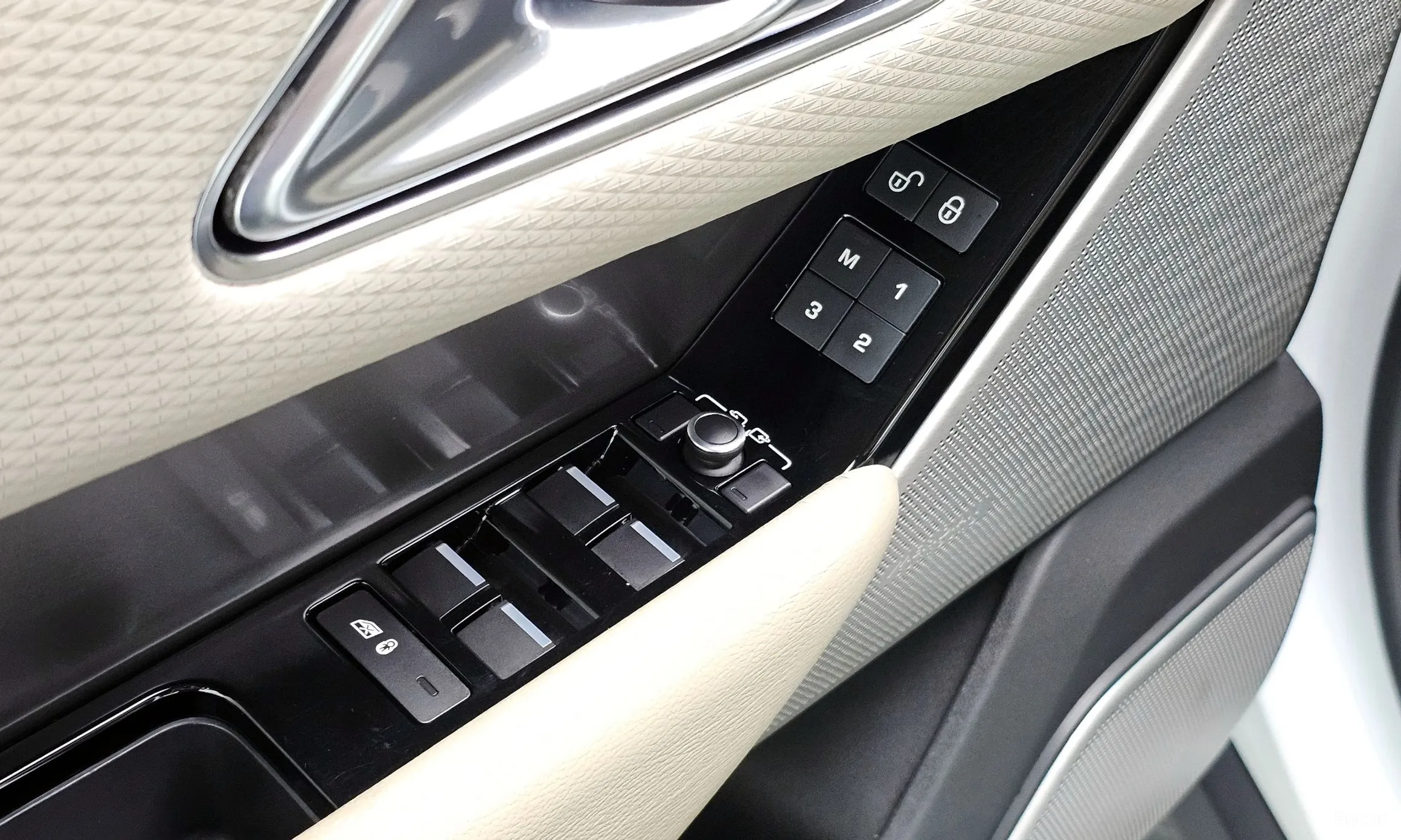 Land Rover Range Rover Bella превью 19