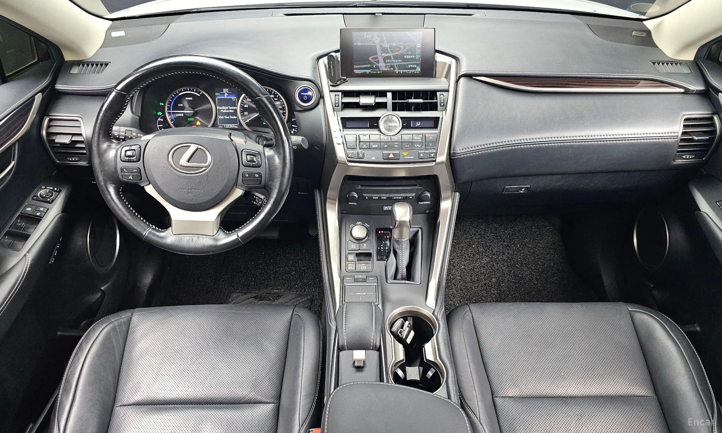 Lexus NX300h превью 7