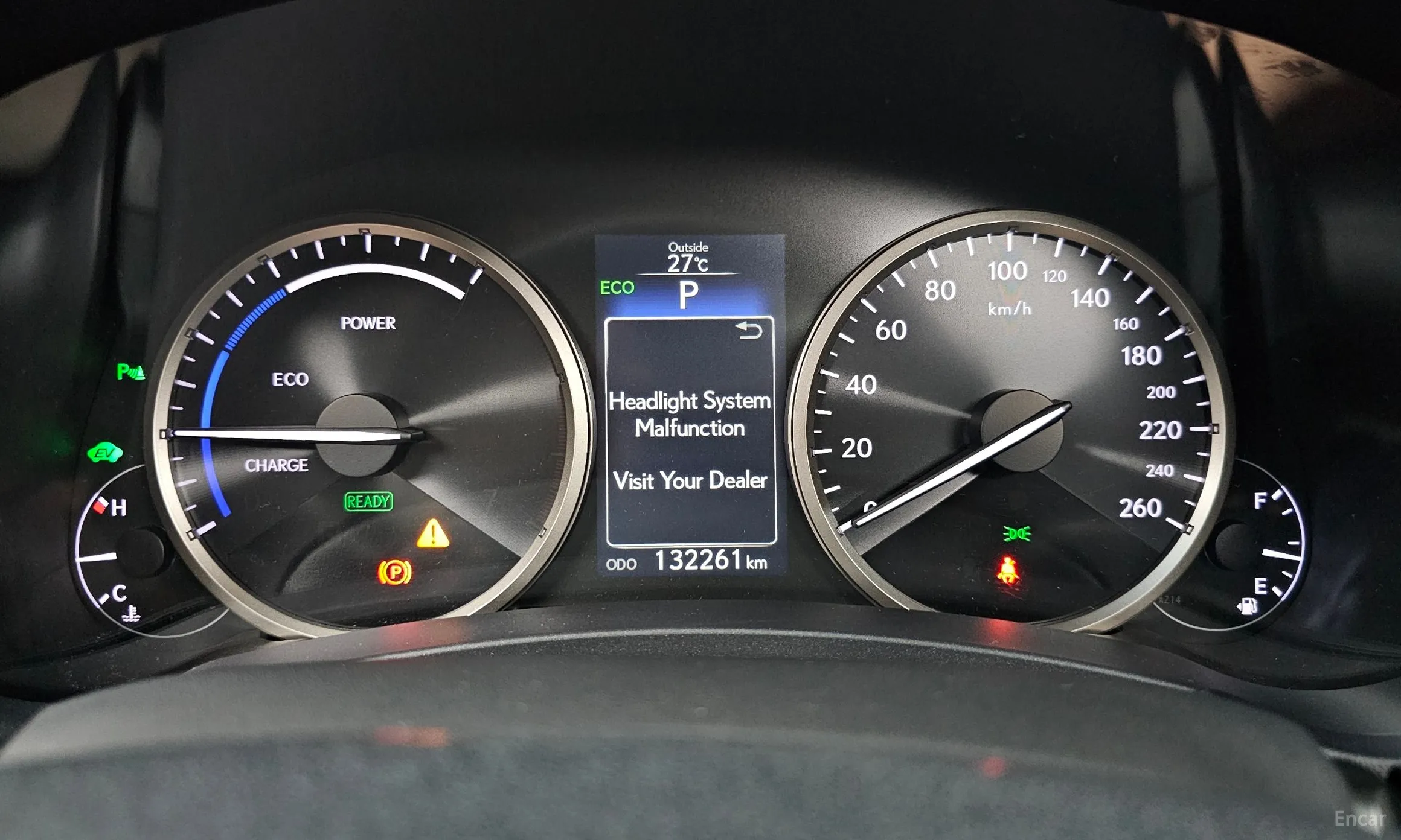 Lexus NX300h превью 8