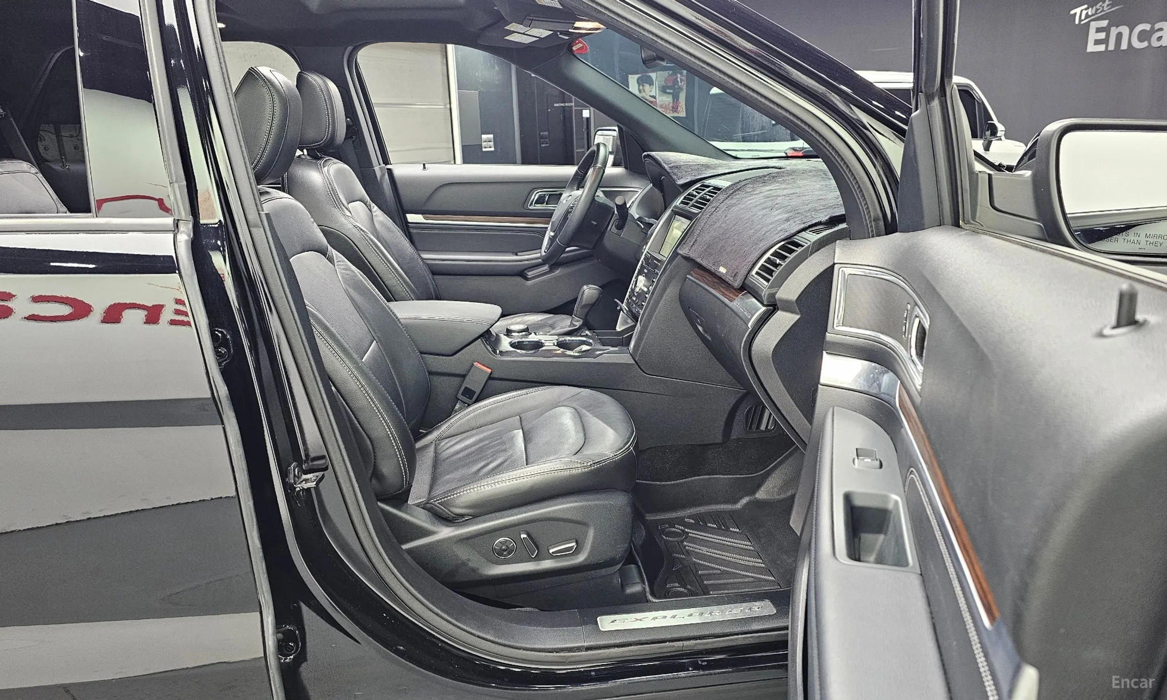 Ford Explorer превью 11