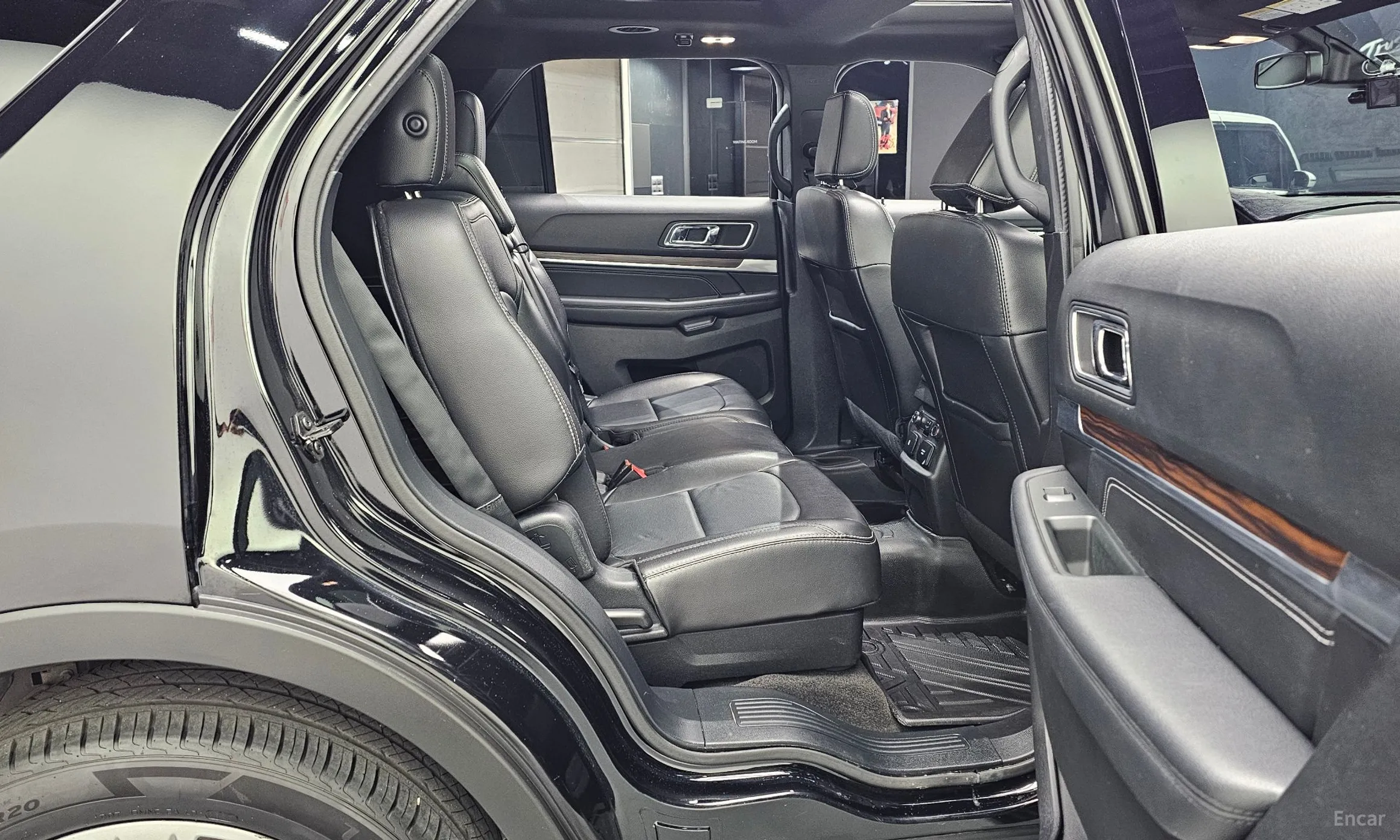 Ford Explorer превью 12