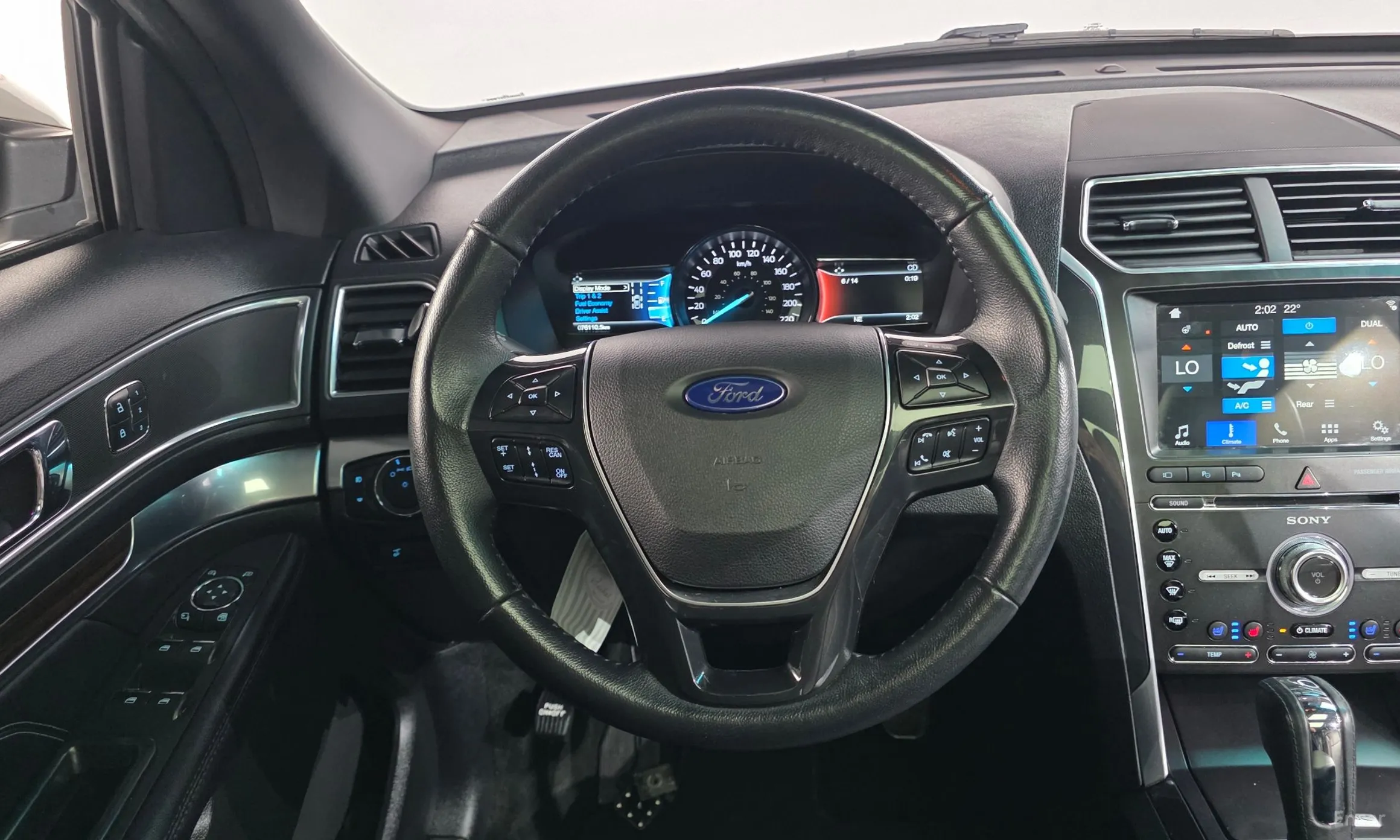 Ford Explorer превью 15