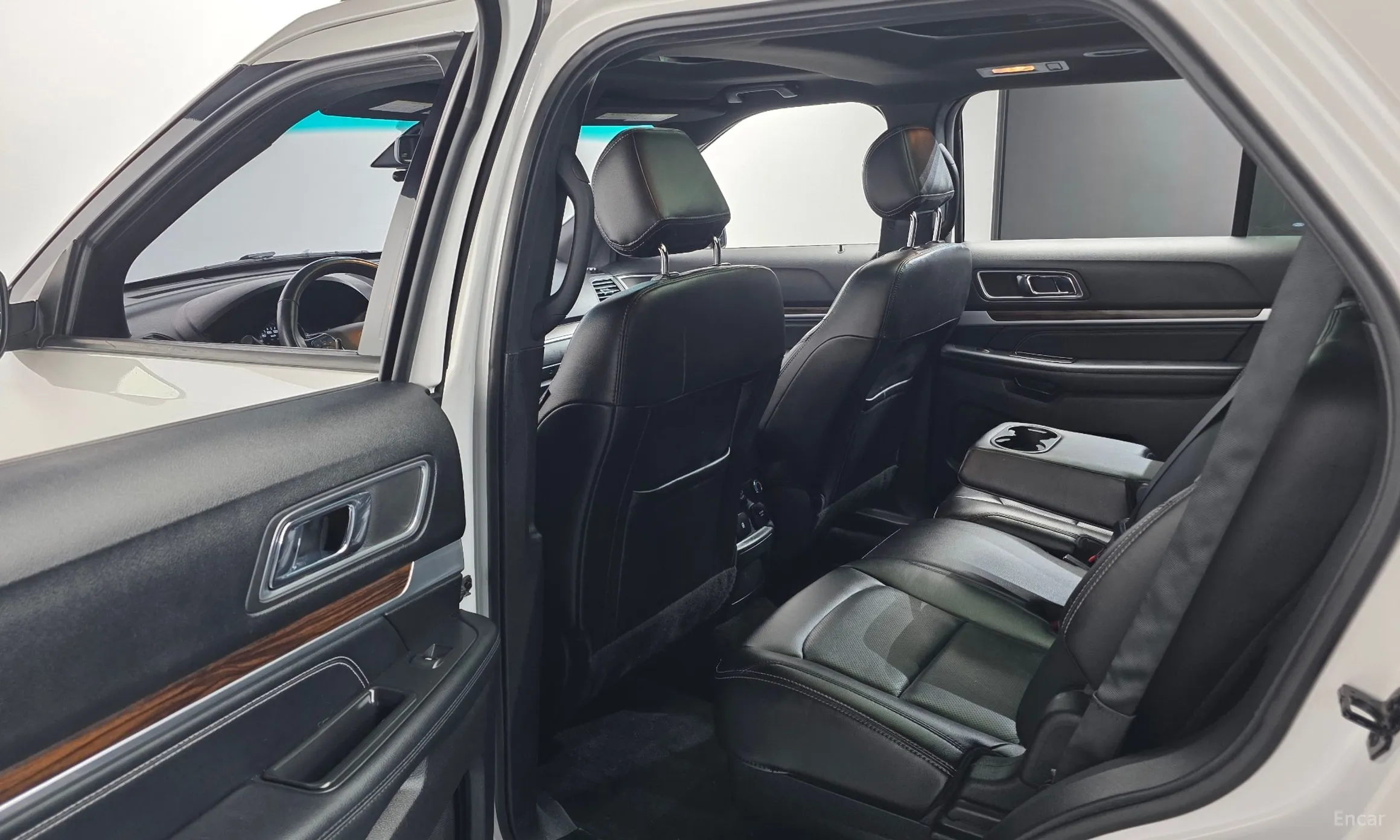 Ford Explorer превью 18