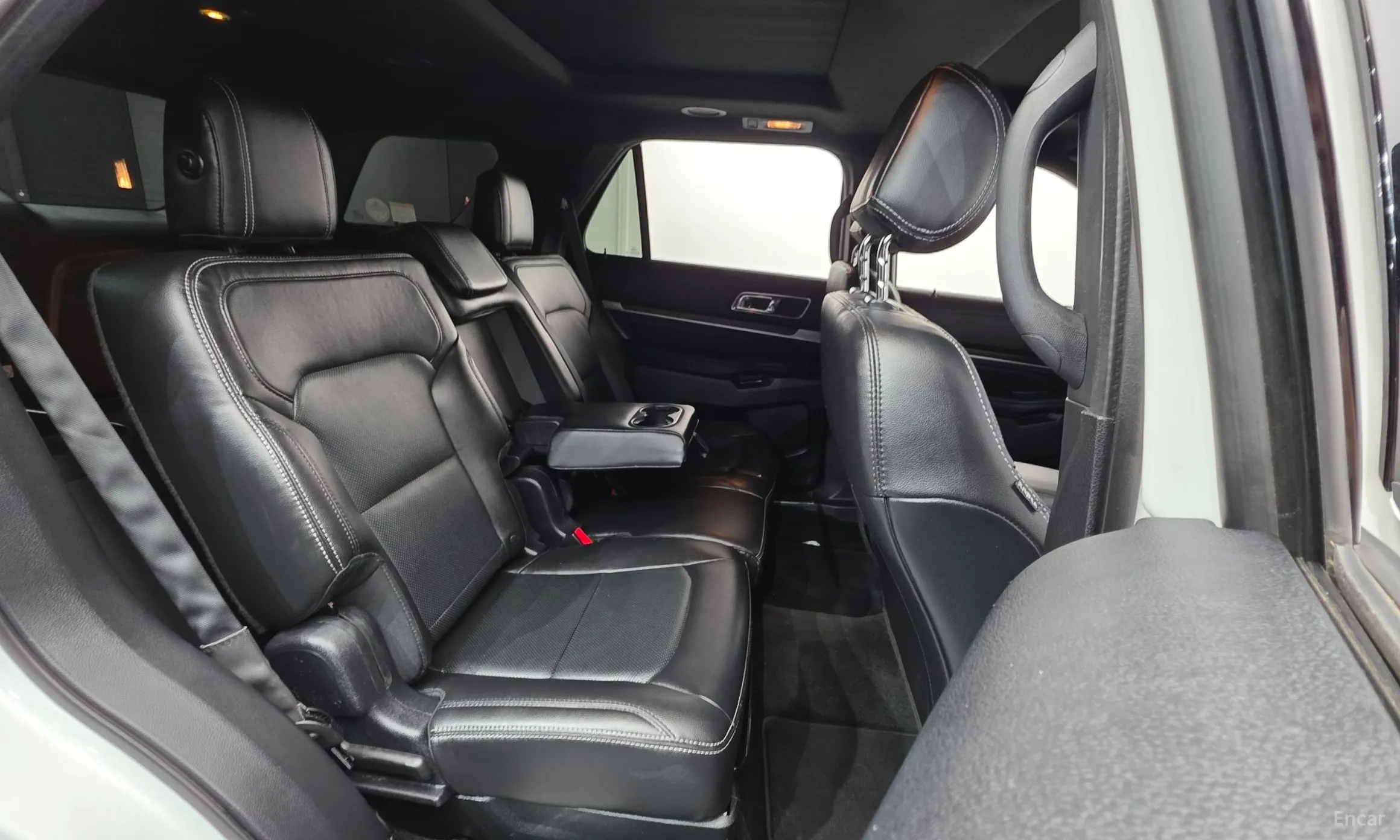 Ford Explorer превью 19