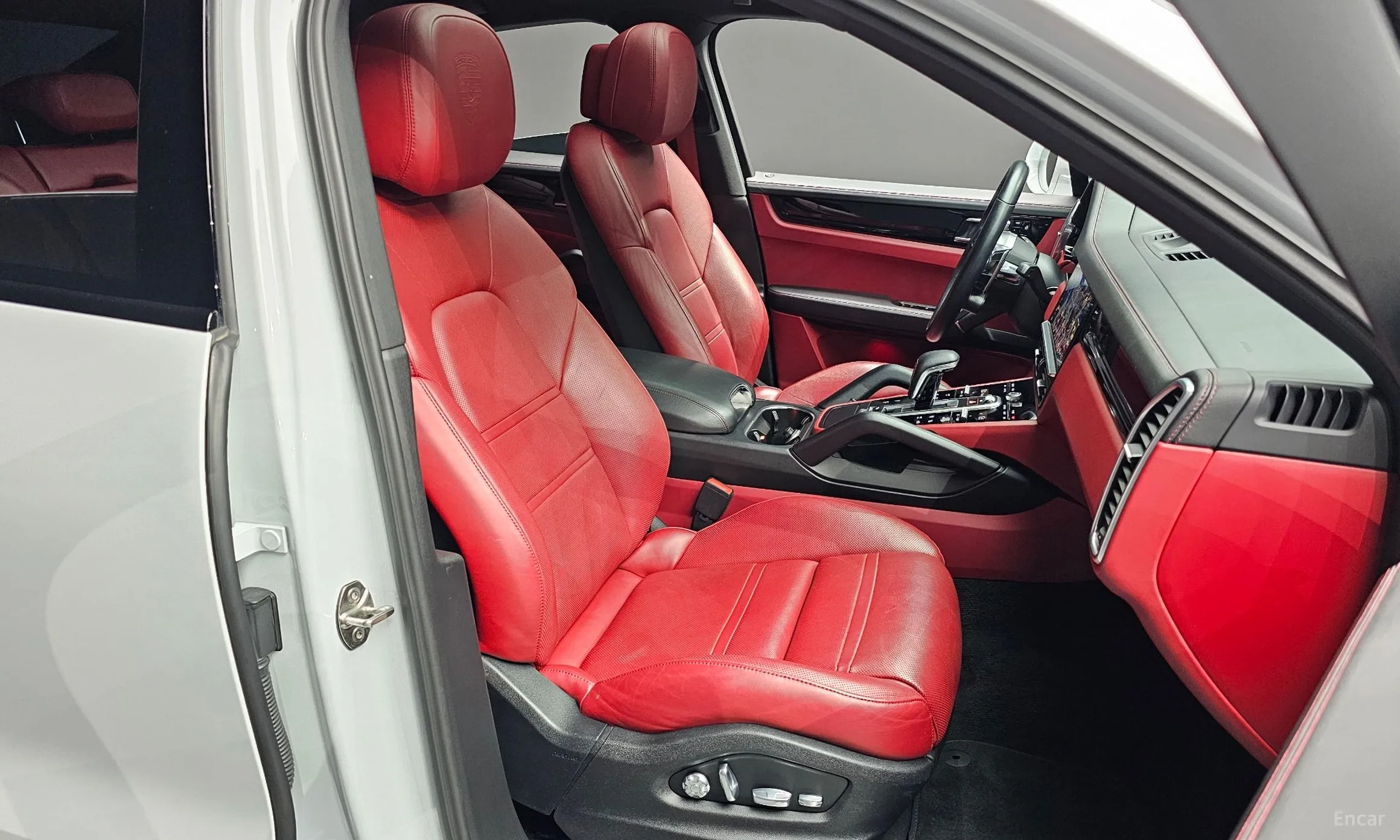 Porsche Cayenne (PO536) превью 11