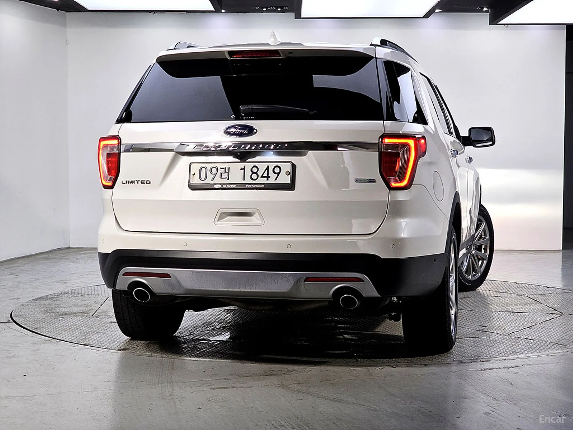 Ford Explorer превью 3