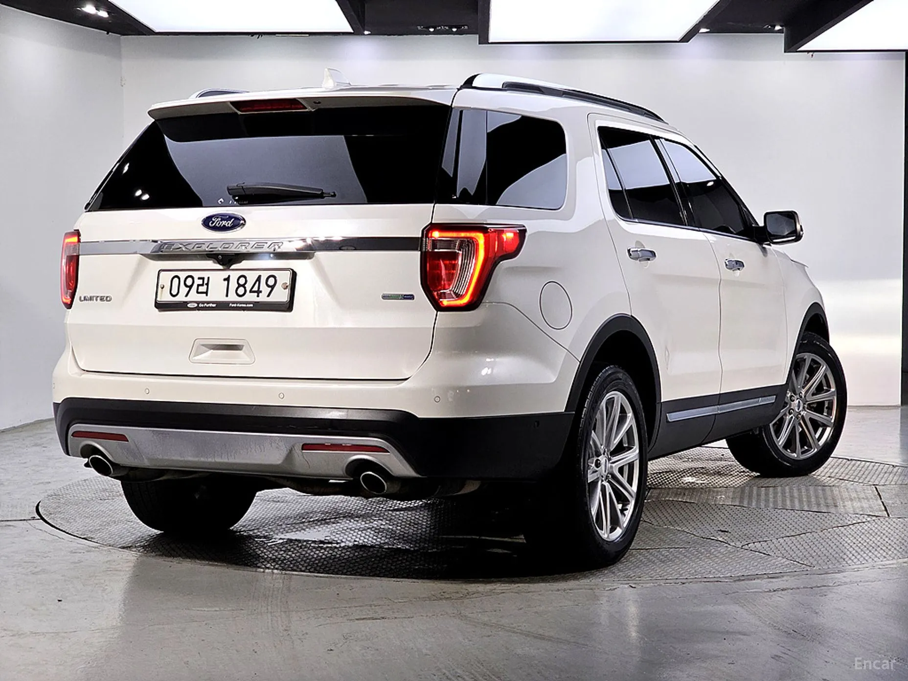 Ford Explorer превью 4
