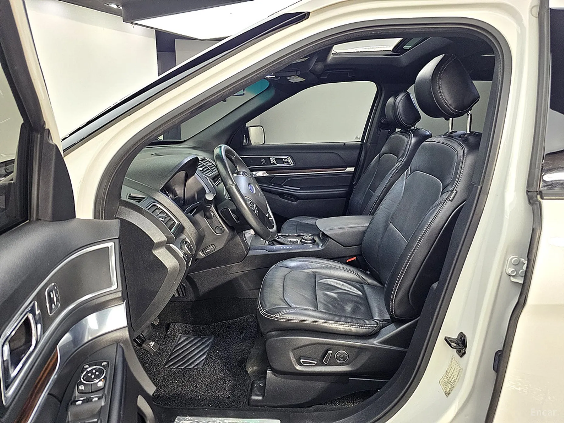 Ford Explorer превью 7