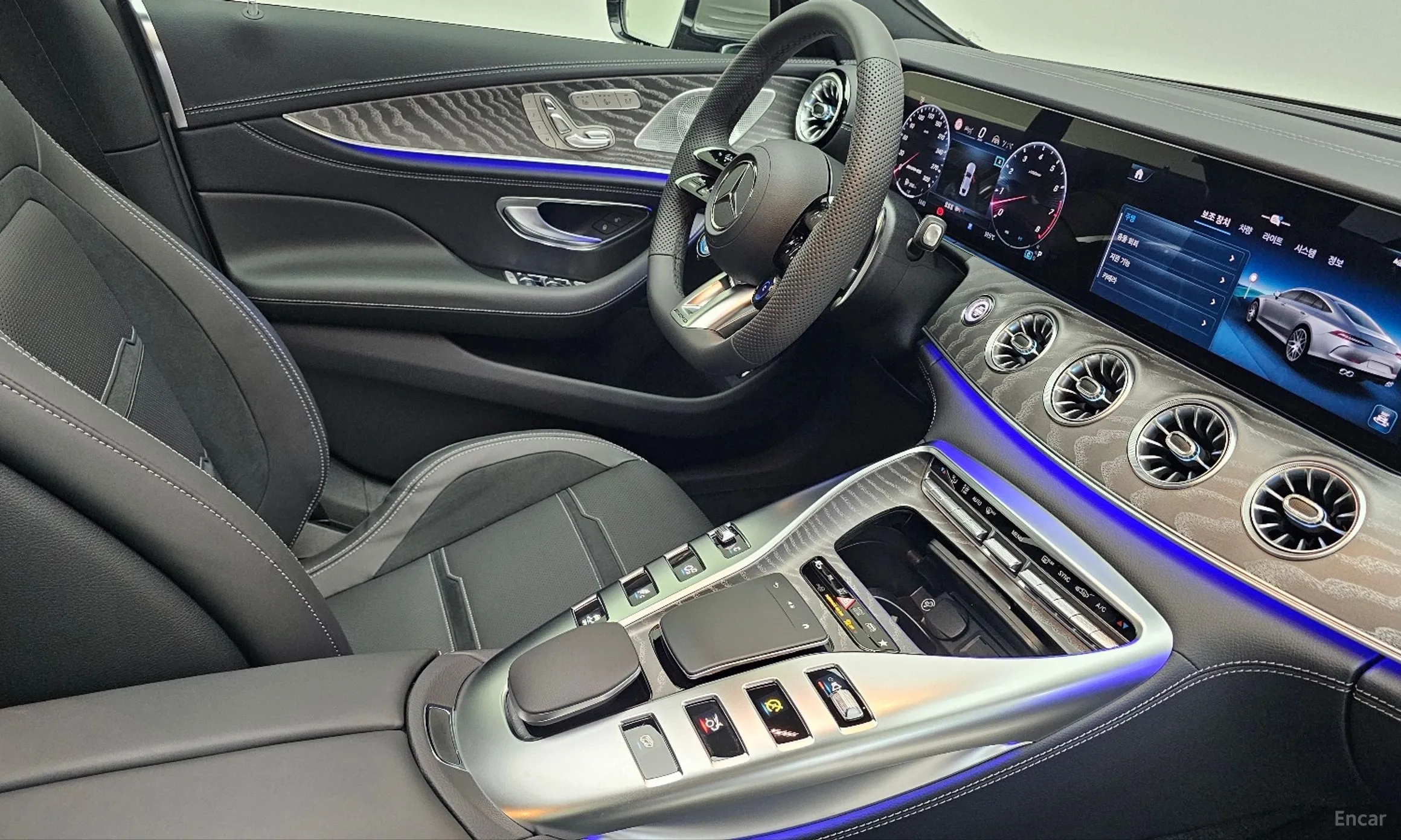 Mercedes Benz AMG GT превью 14