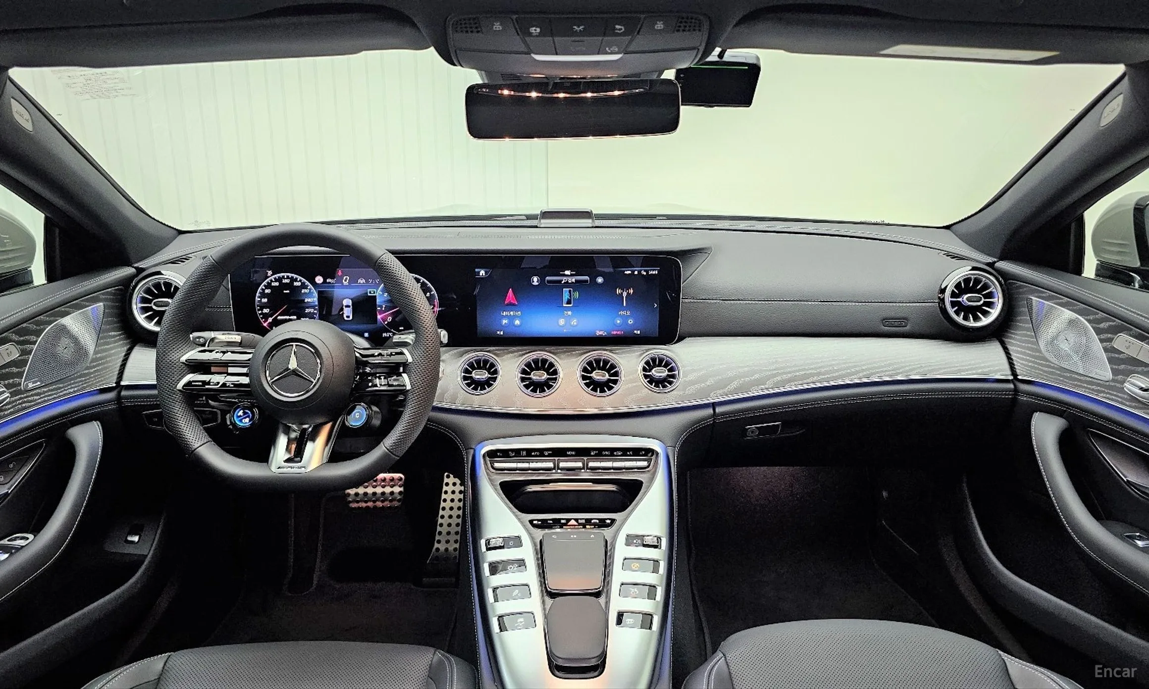 Mercedes Benz AMG GT превью 7