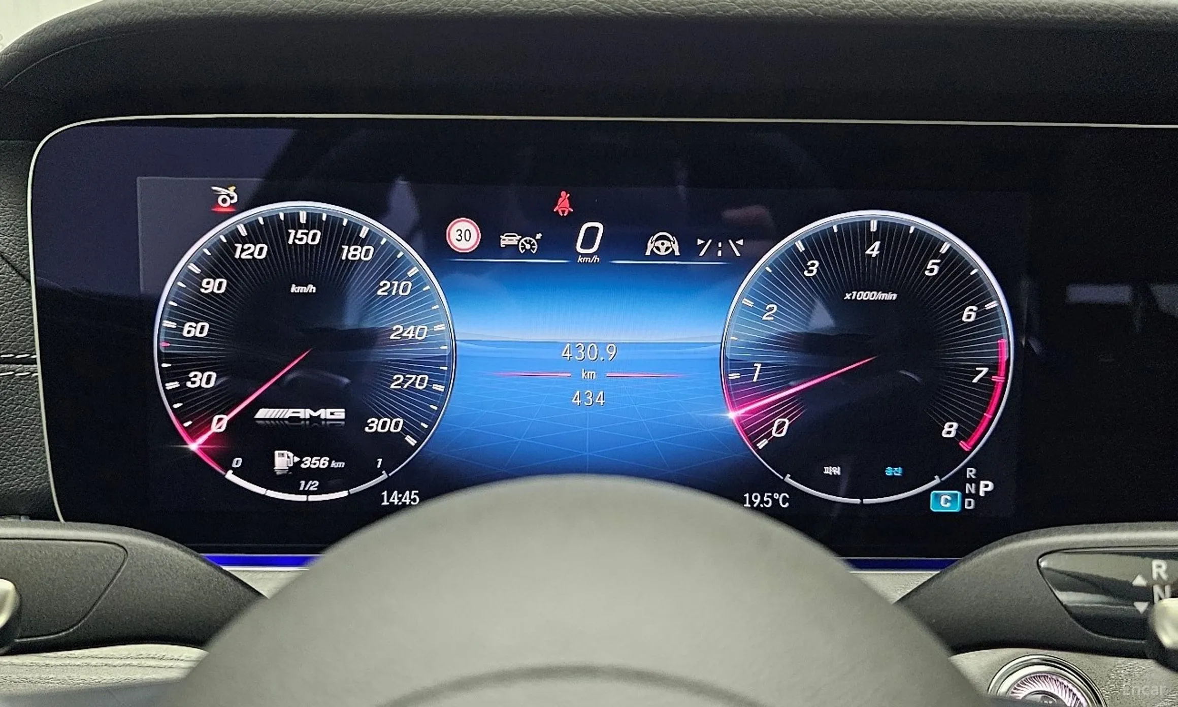 Mercedes Benz AMG GT превью 8