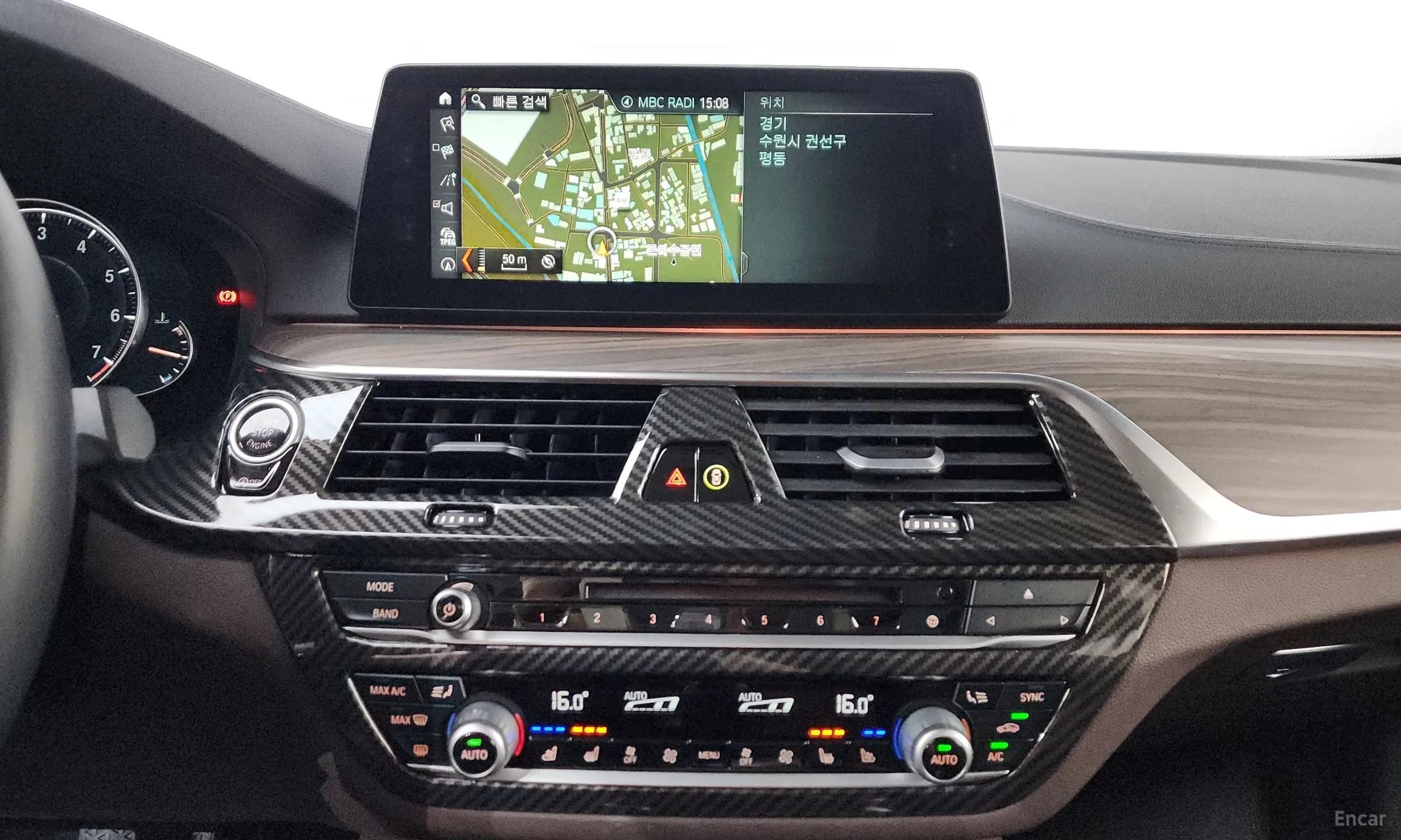 BMW 5 Series (G30) превью 12