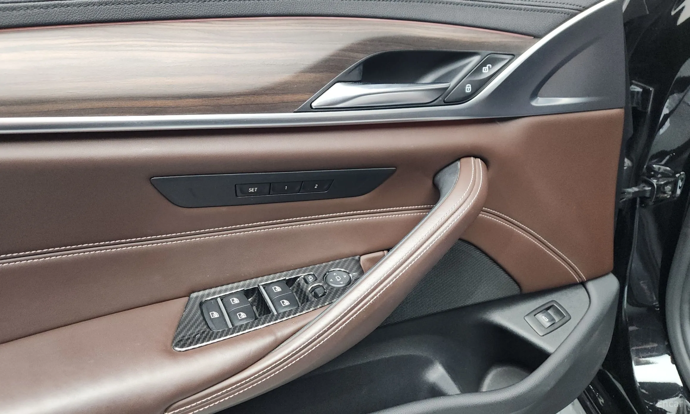 BMW 5 Series (G30) превью 20