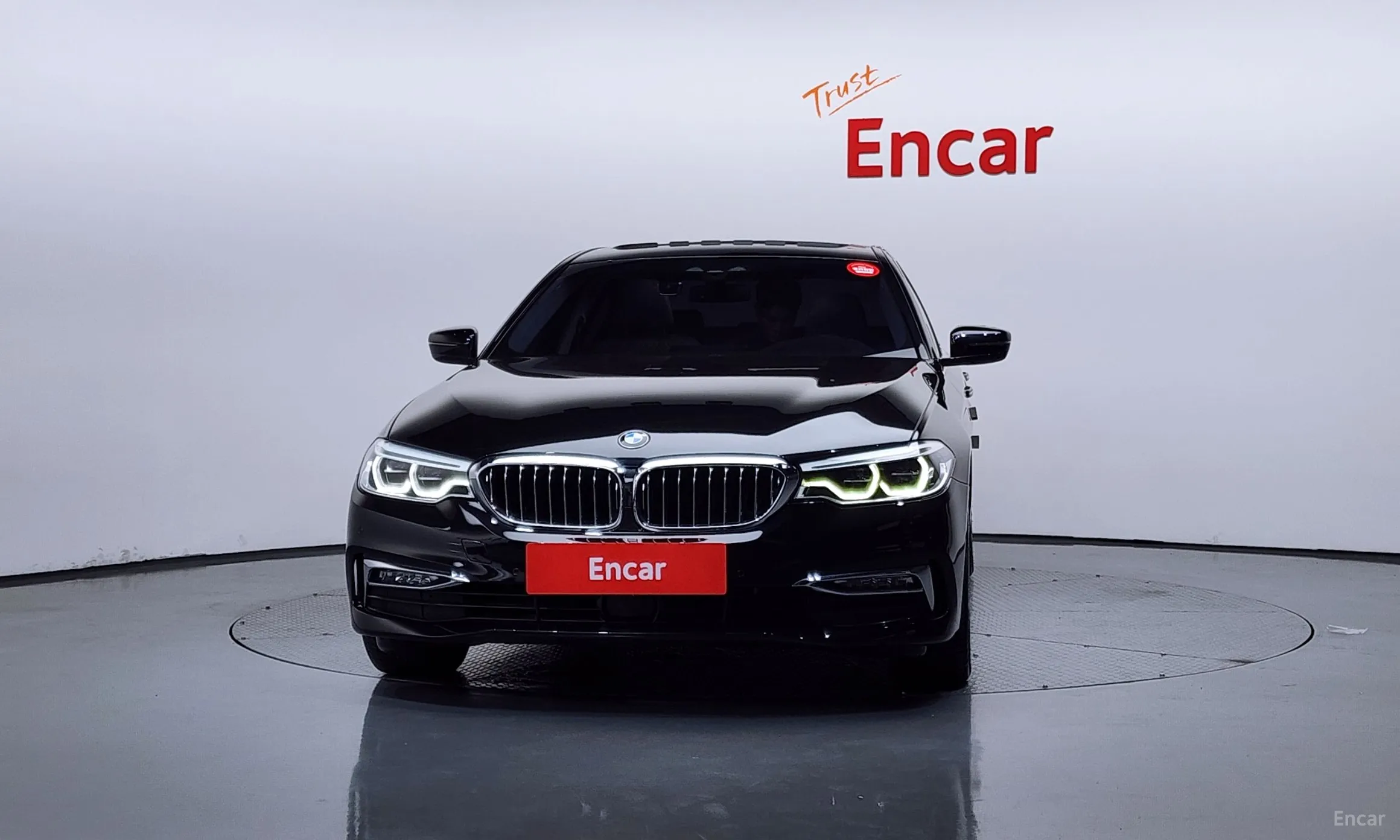 BMW 5 Series (G30) превью 3