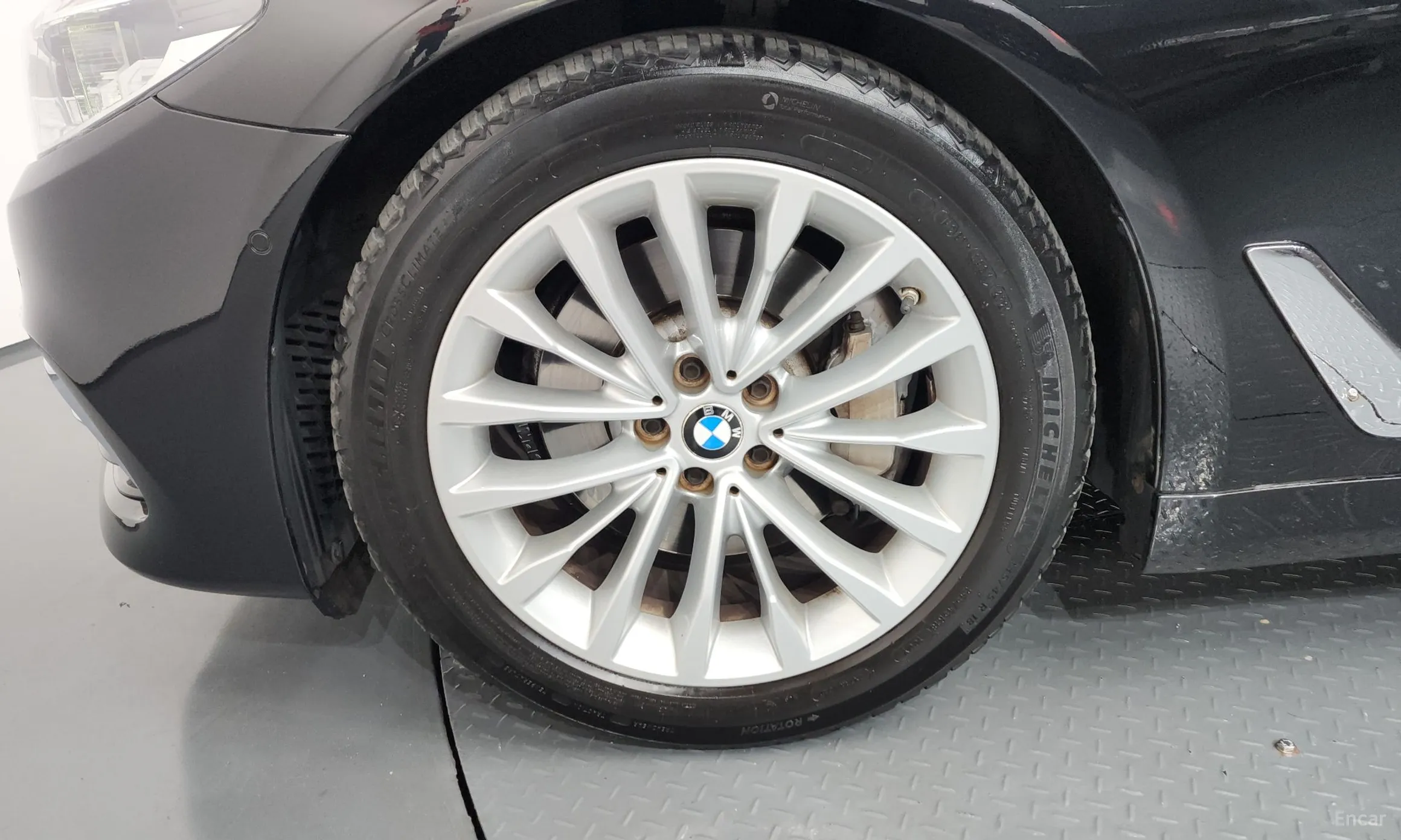 BMW 5 Series (G30) превью 5