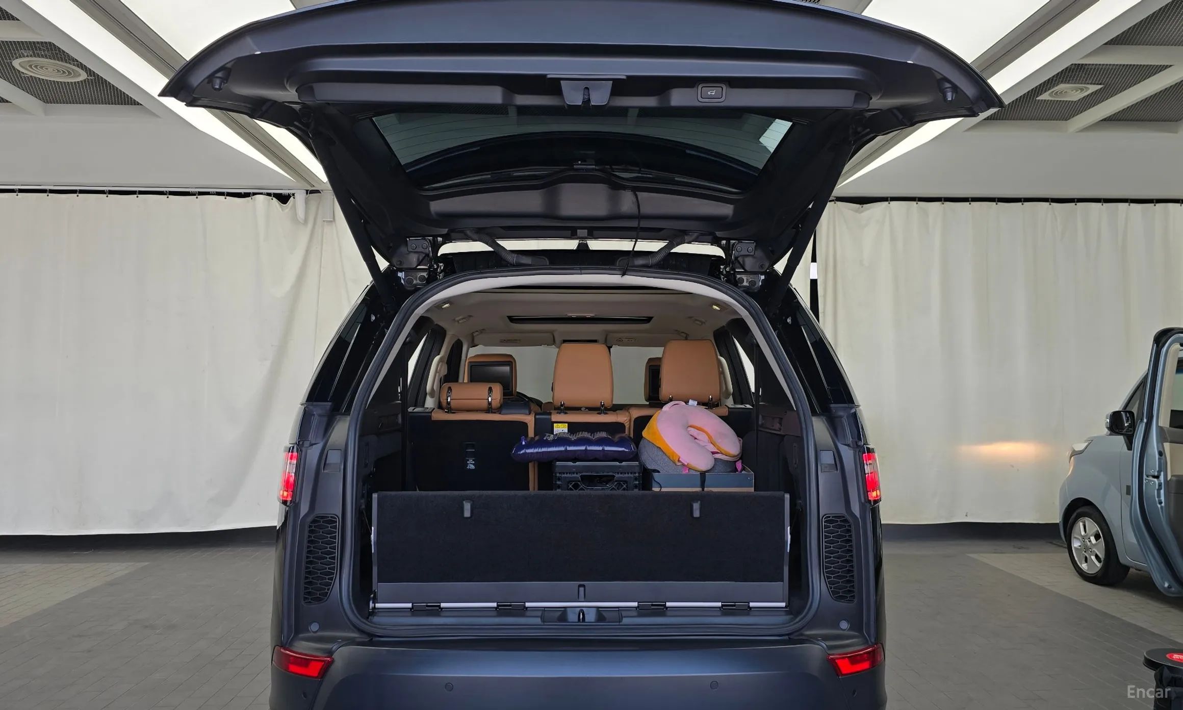 Land Rover Discovery 5 превью 20