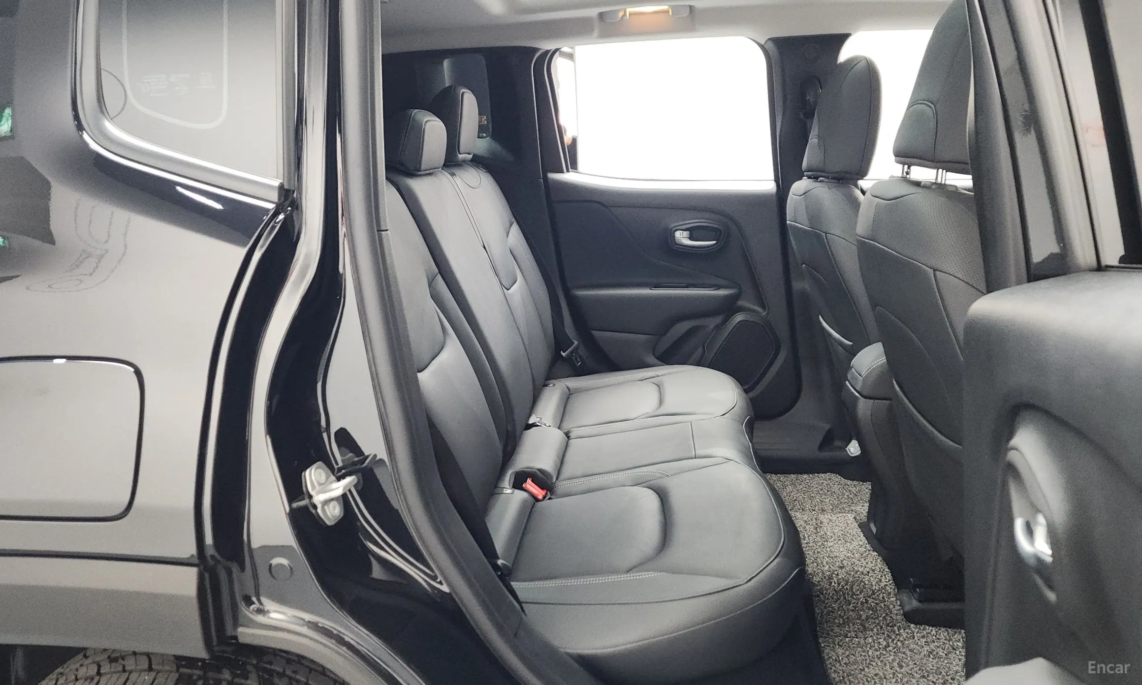 Jeep Renegade превью 11