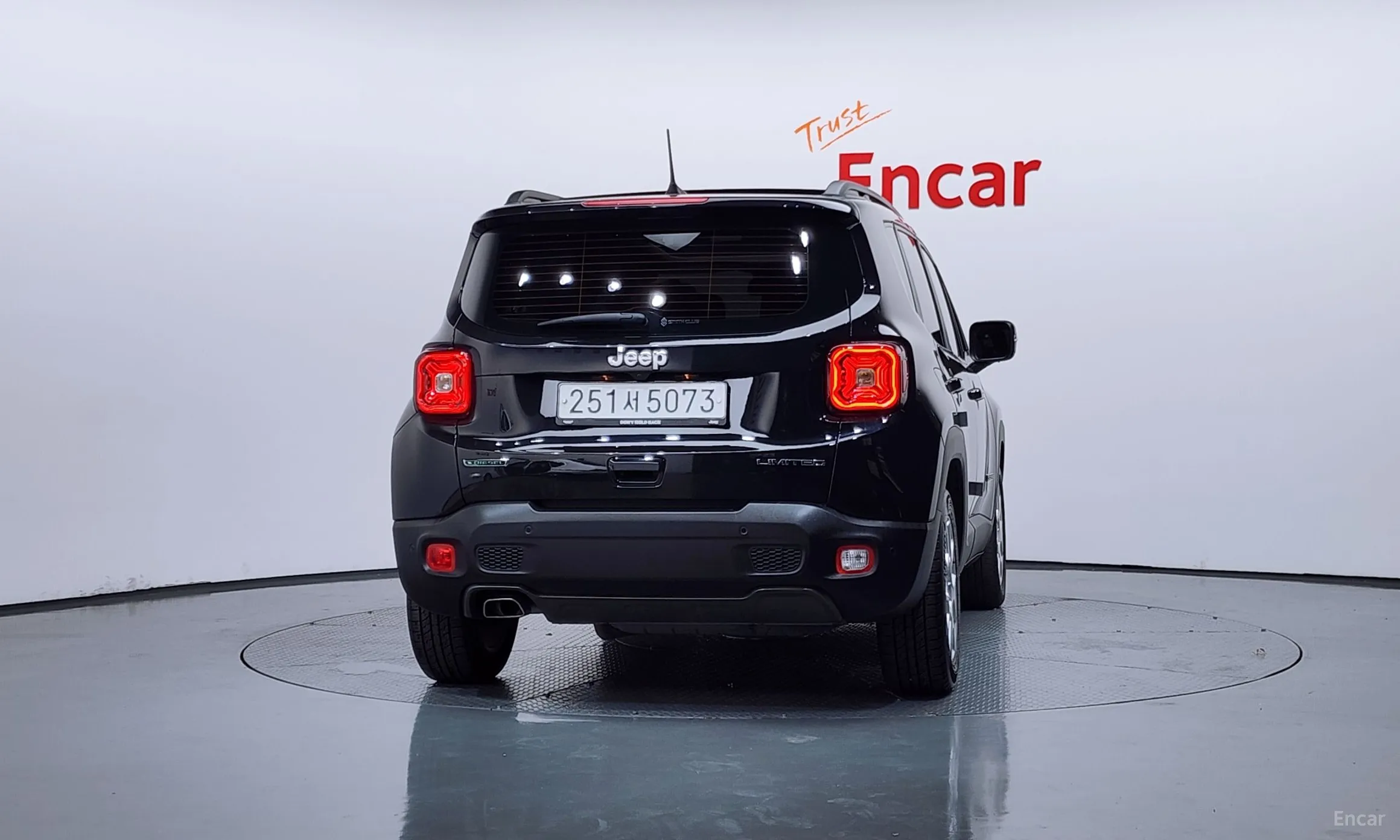 Jeep Renegade превью 4