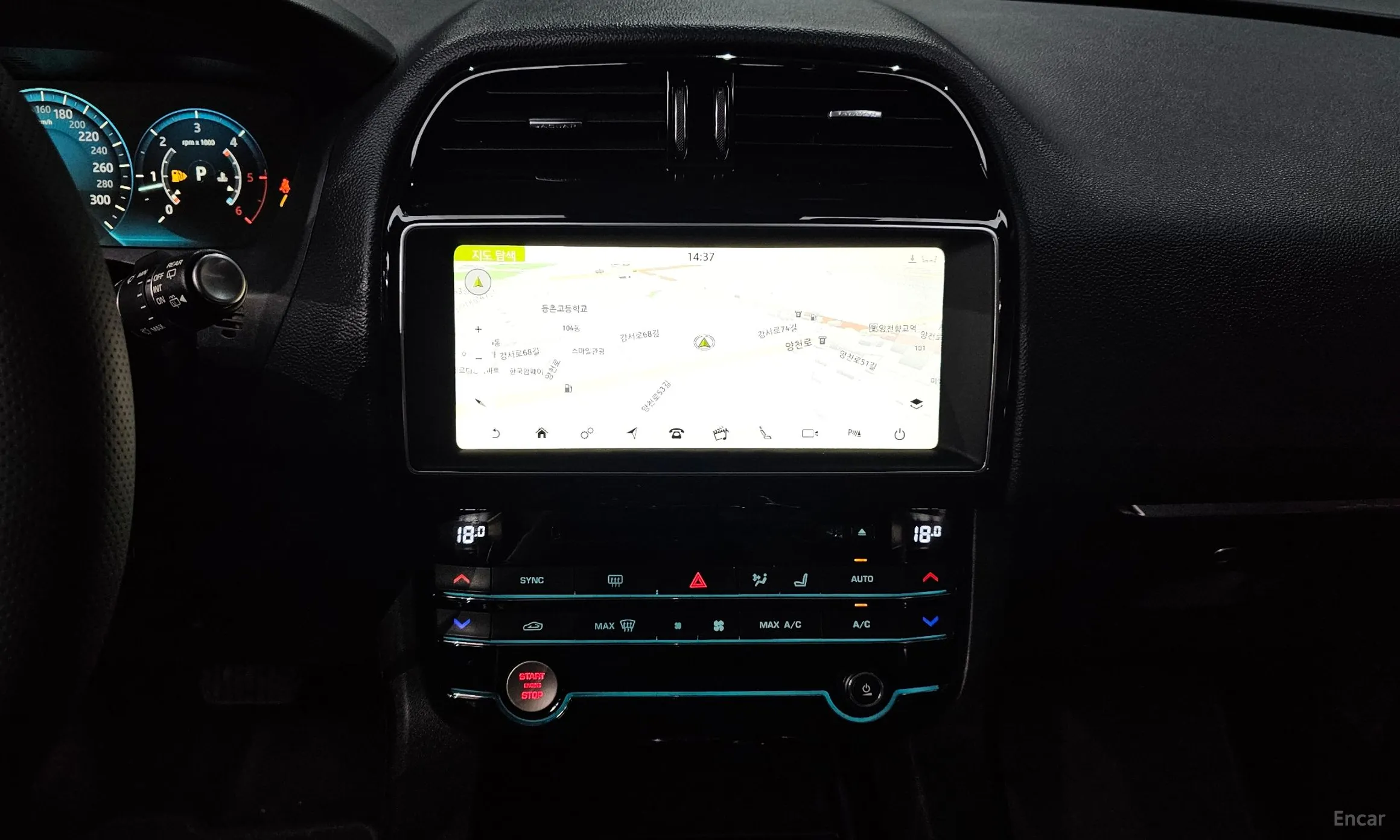 Jaguar F-PACE превью 14