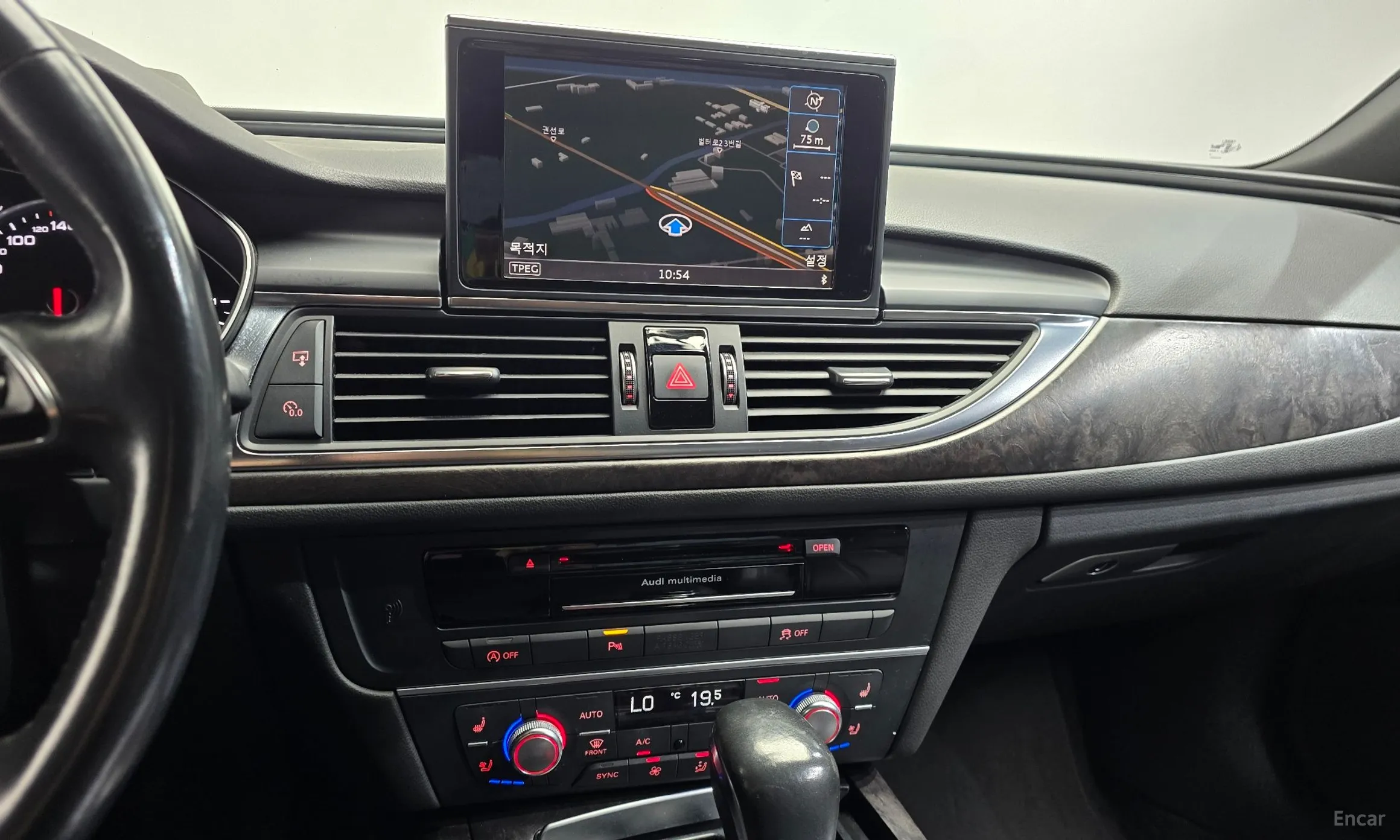Audi New A6 превью 12