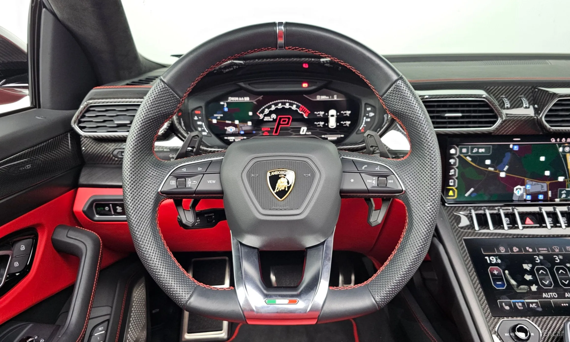 Lamborghini Urus превью 13