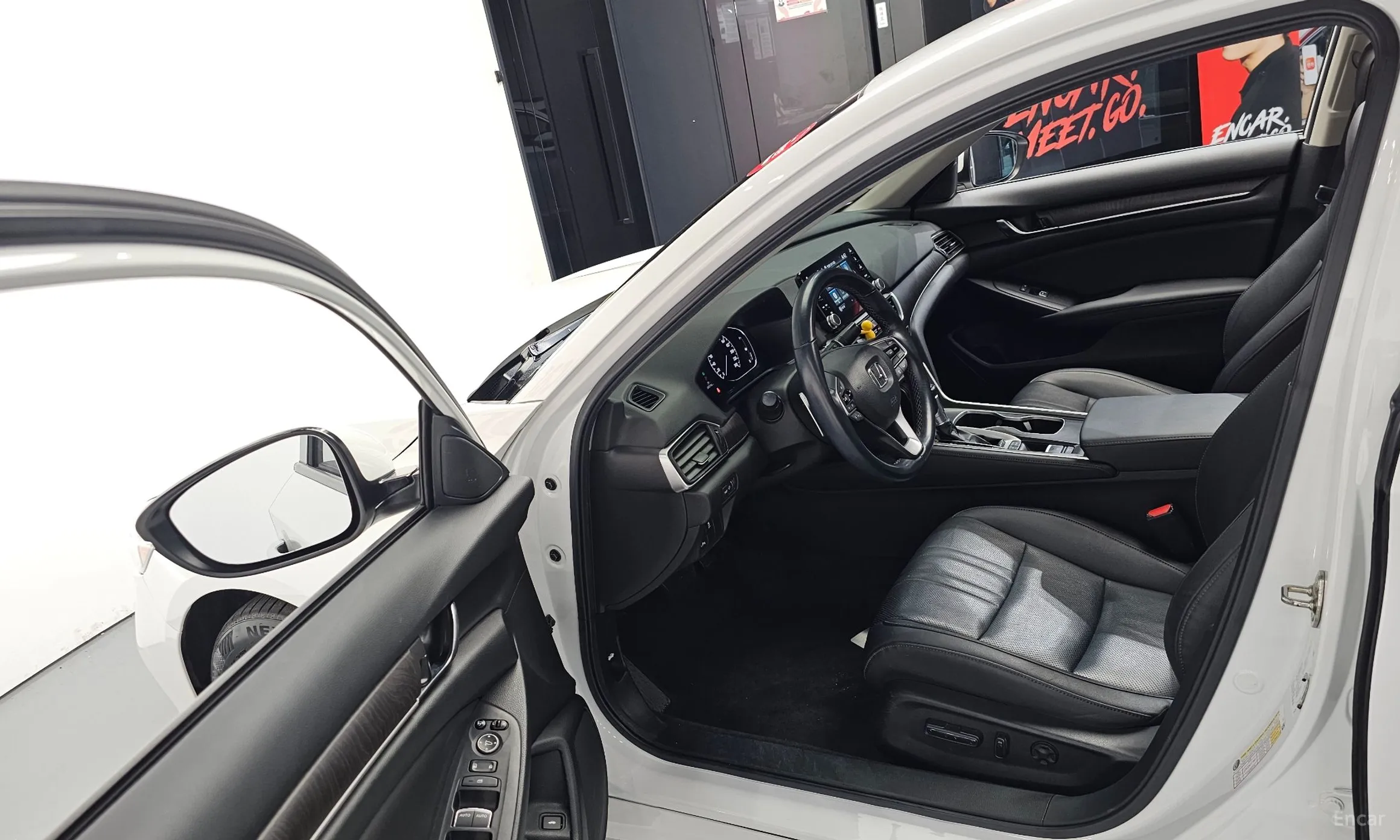 Honda Accord 10th Generation превью 10
