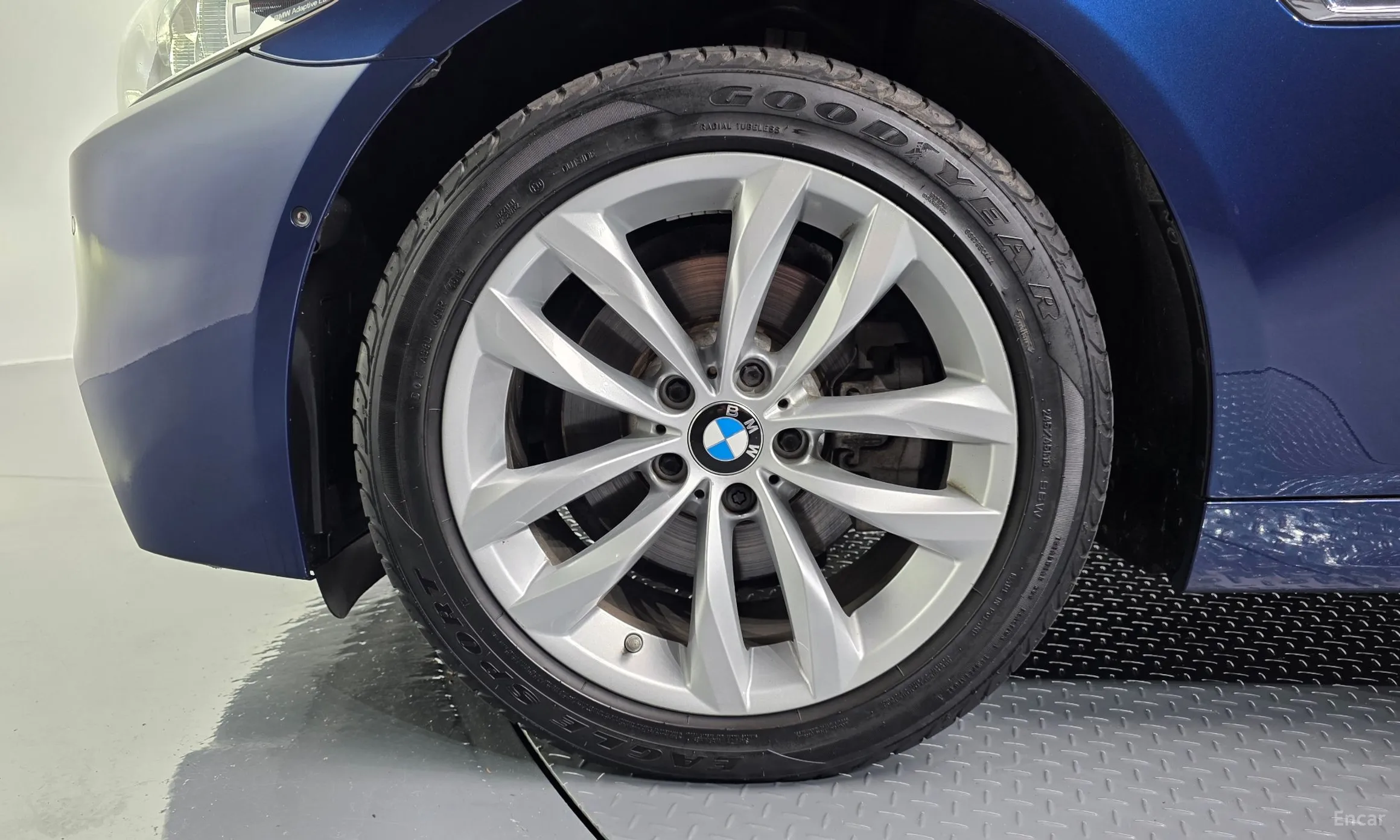 BMW 5 Series (F10) превью 5