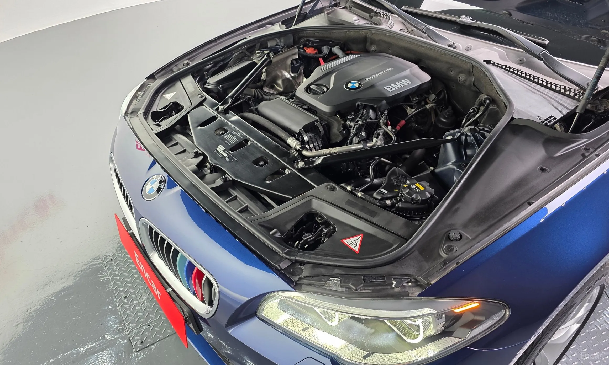 BMW 5 Series (F10) превью 6