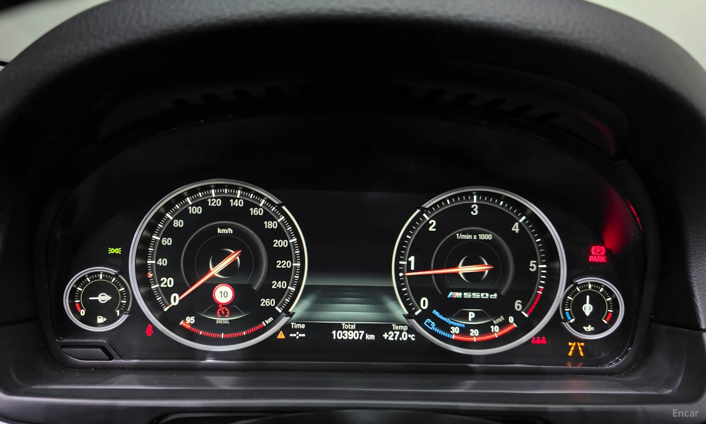 BMW 5 Series (F10) превью 8
