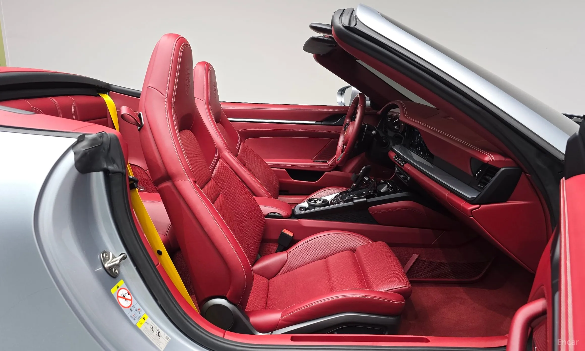 Porsche 911 (992) превью 11