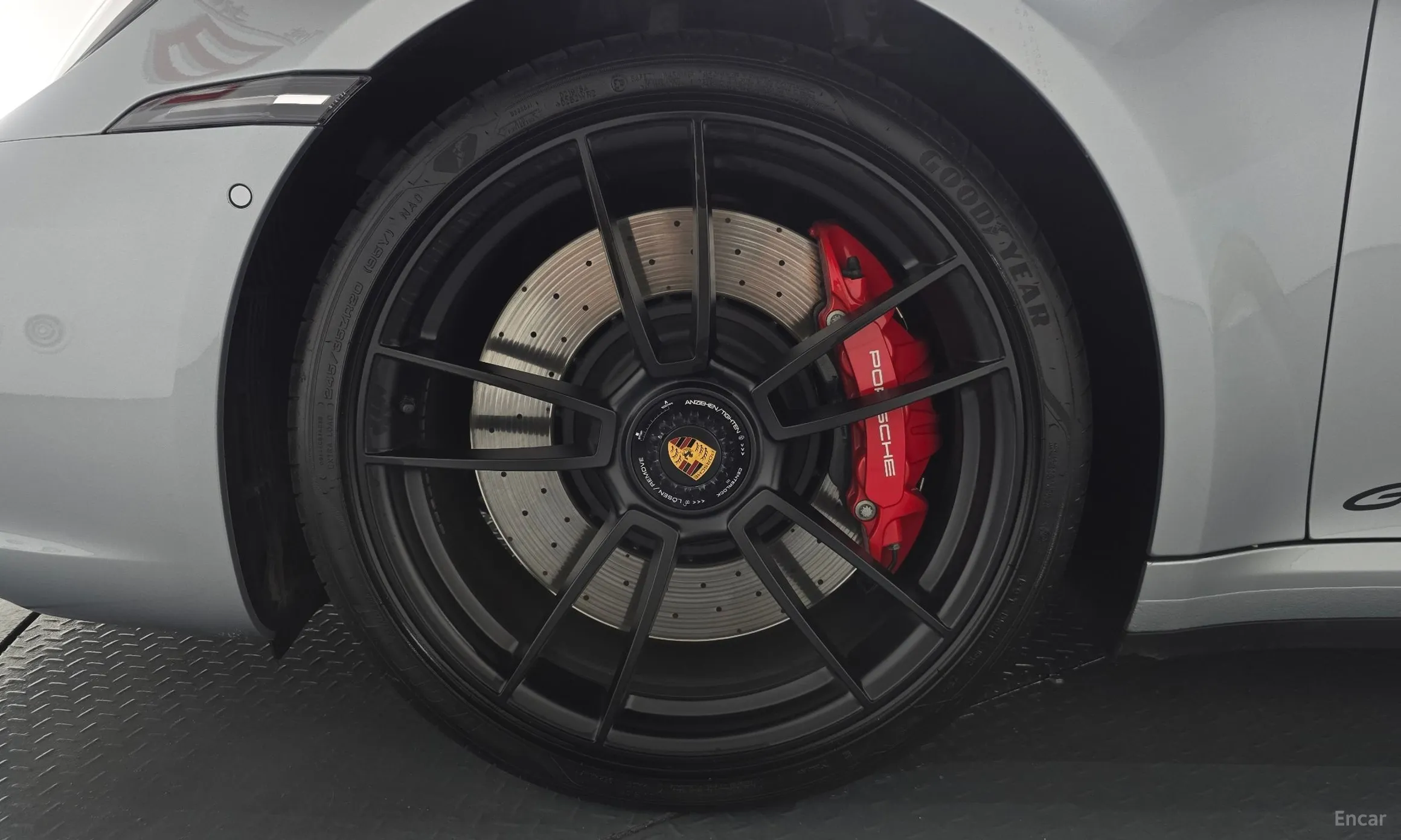 Porsche 911 (992) превью 5