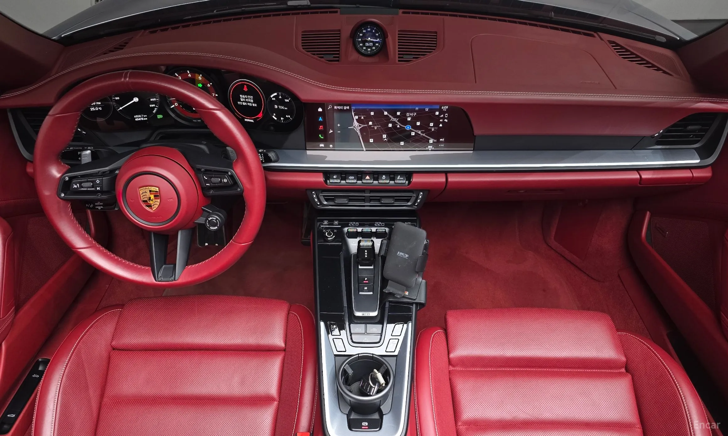 Porsche 911 (992) превью 7