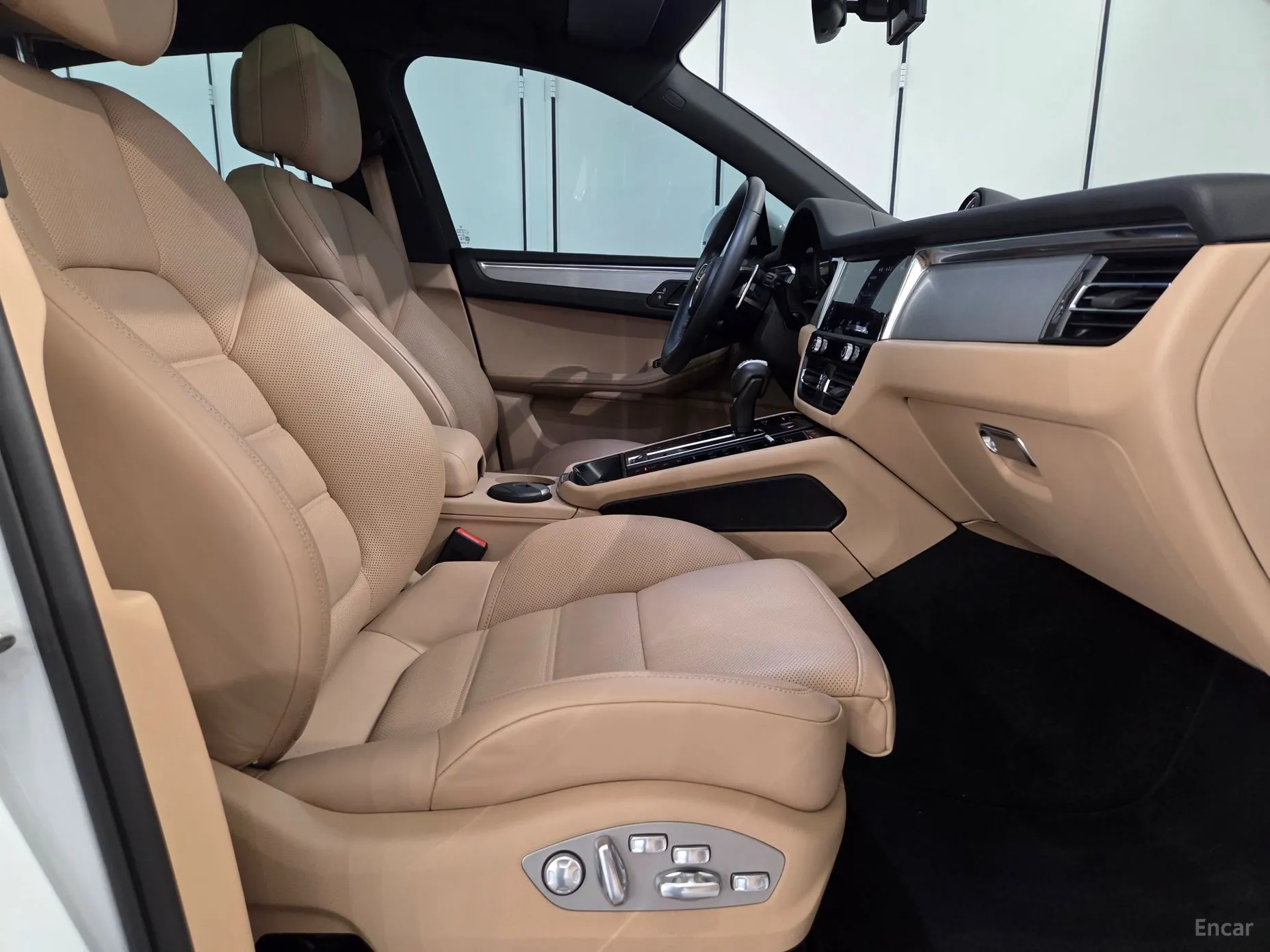 Porsche Macan превью 7