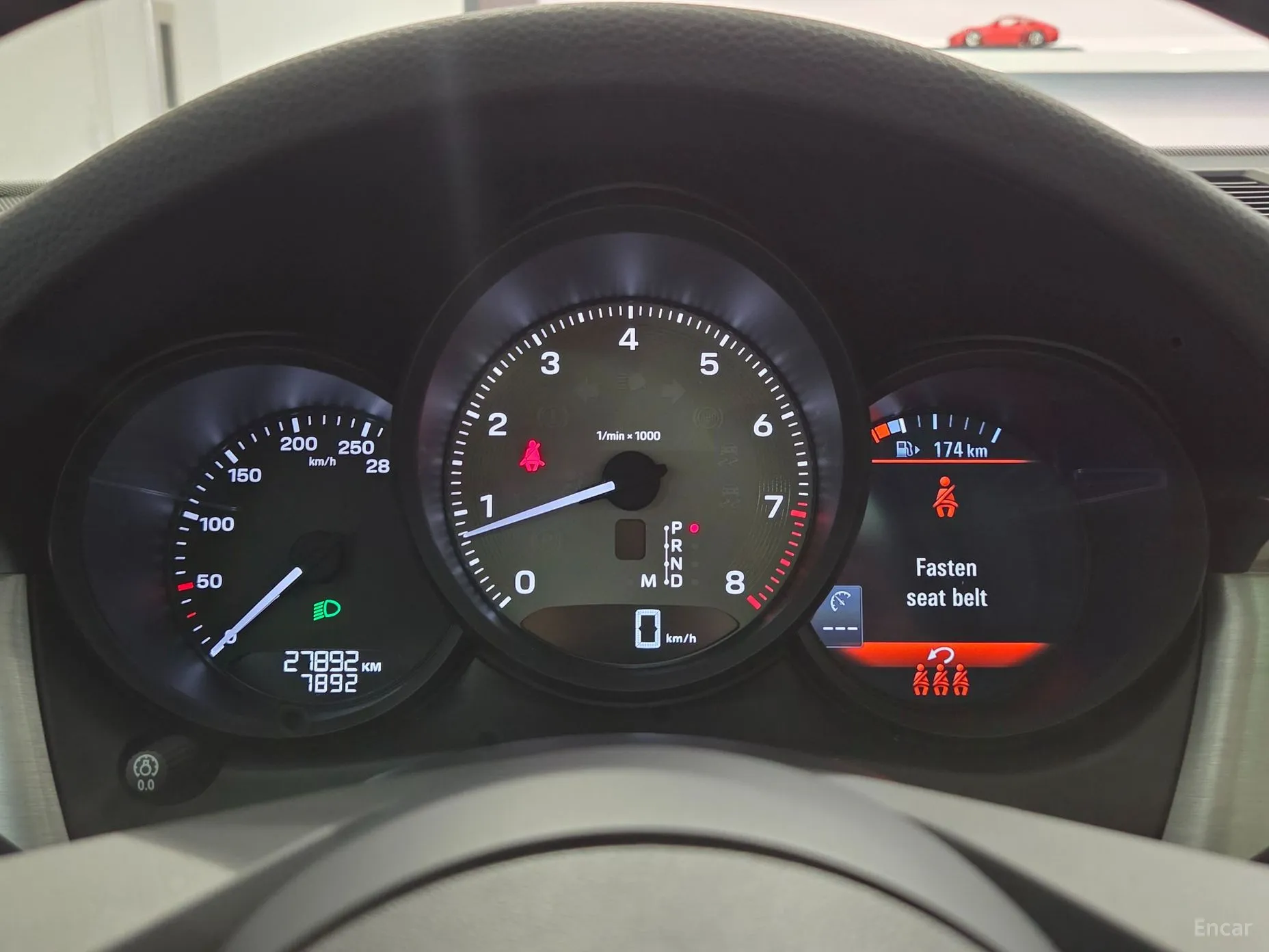 Porsche Macan превью 8