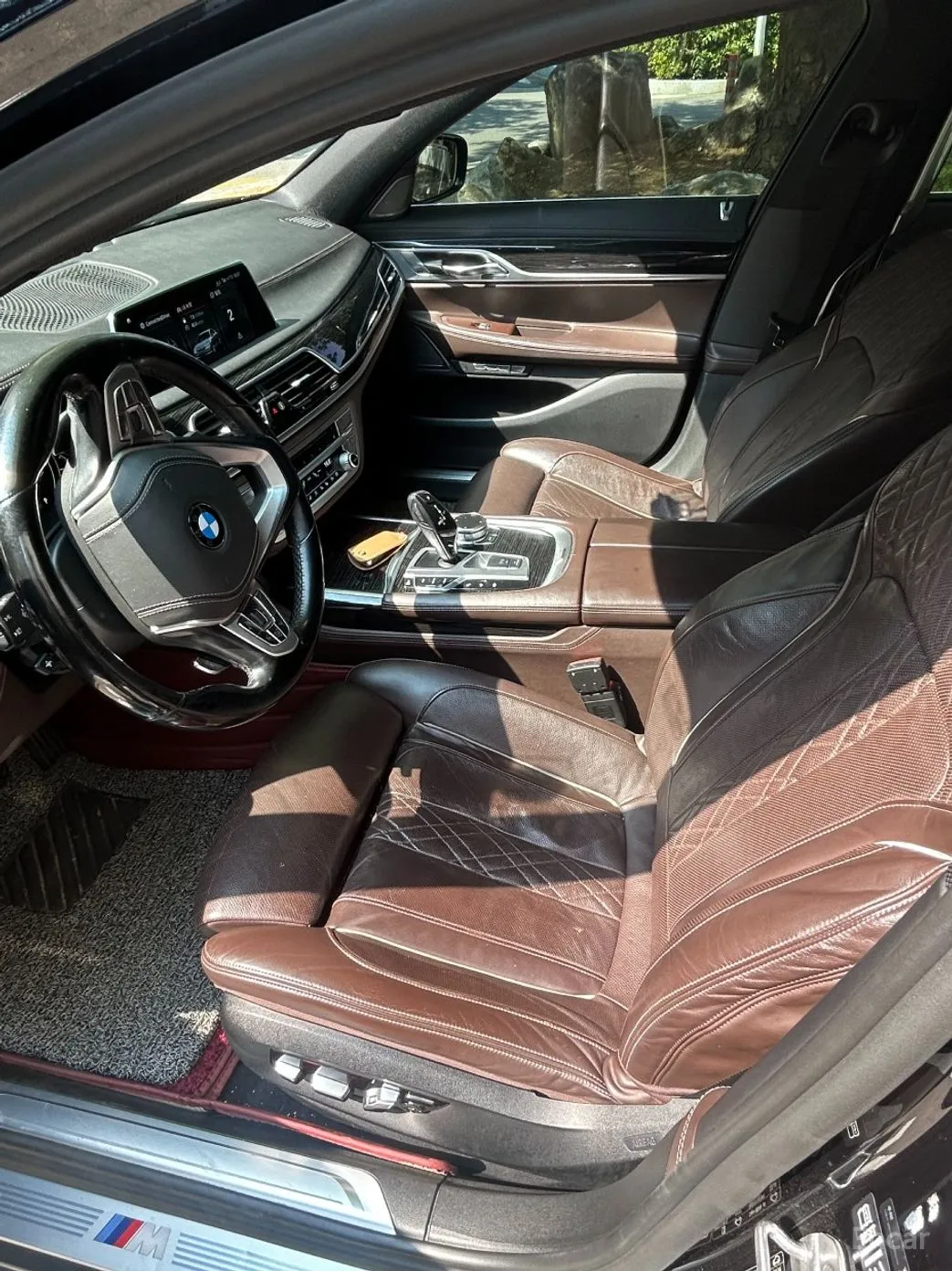 BMW 7 Series (G11) превью 11