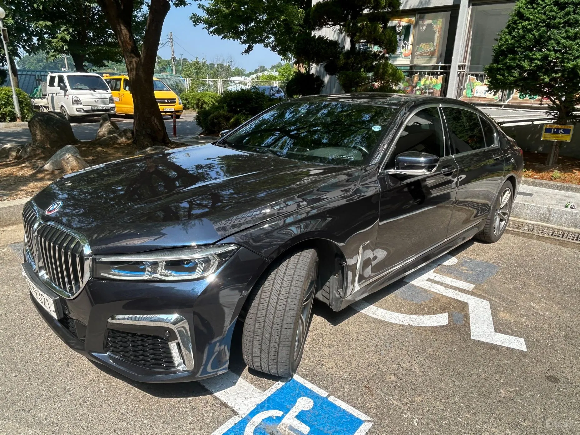 BMW 7 Series (G11)
