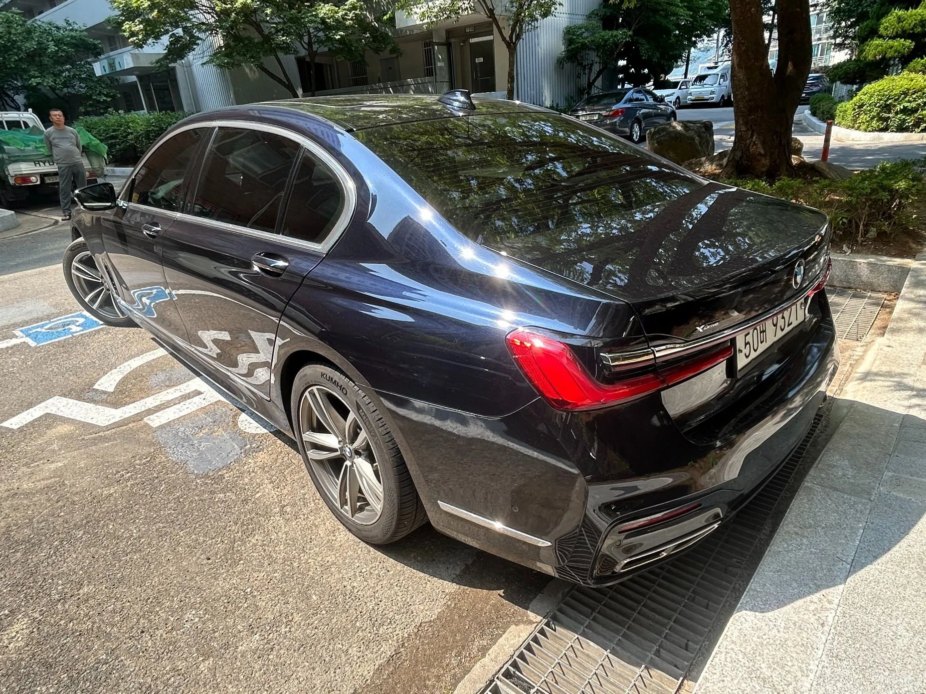 BMW 7 Series (G11) превью 6